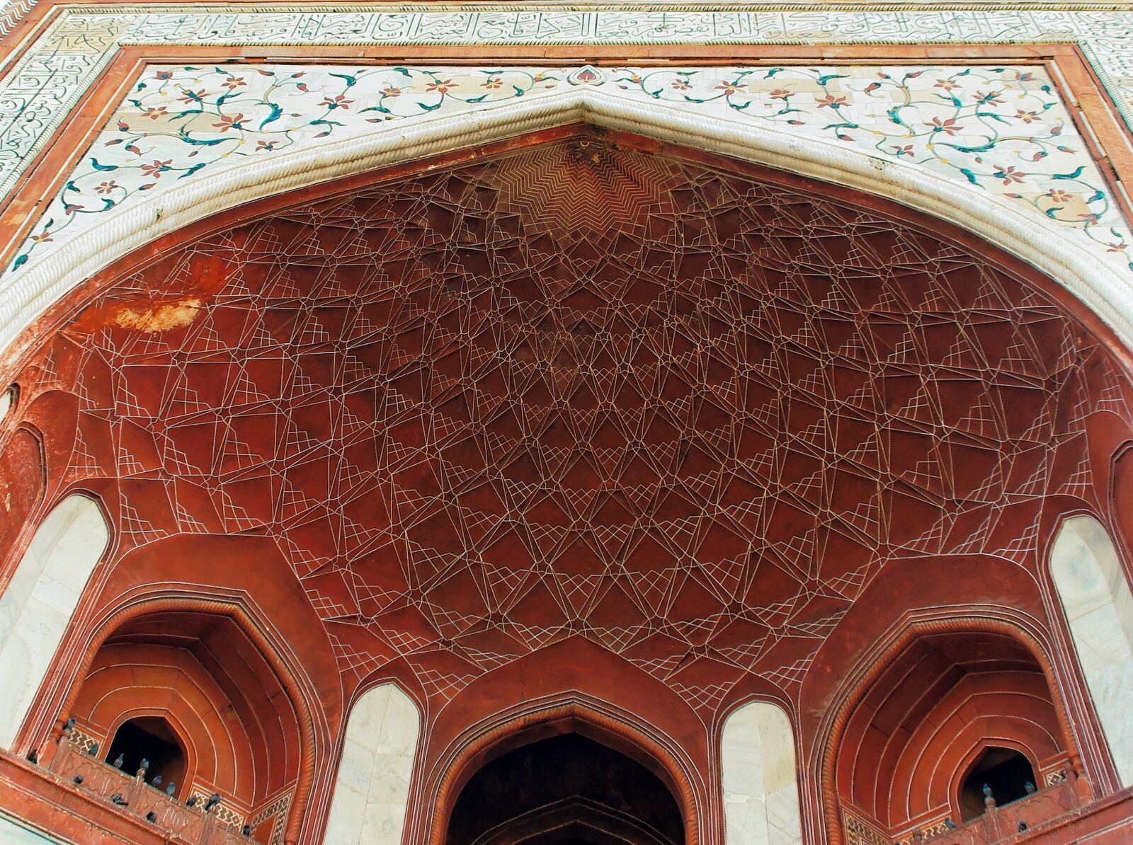Pentax K200D sample photo. Agra, mosque, porch photography