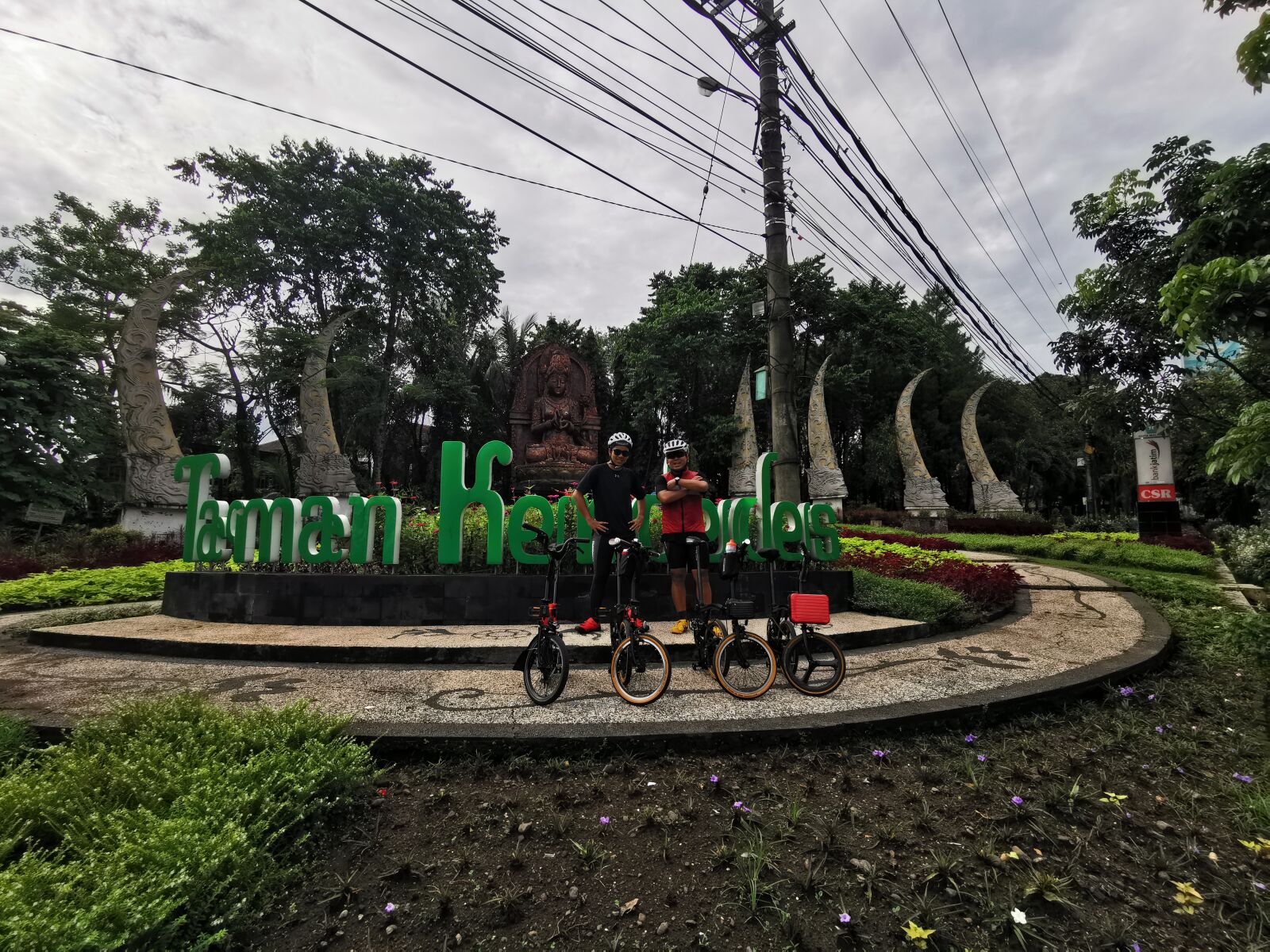 HUAWEI P30 Pro sample photo. Bike, cicling, park photography
