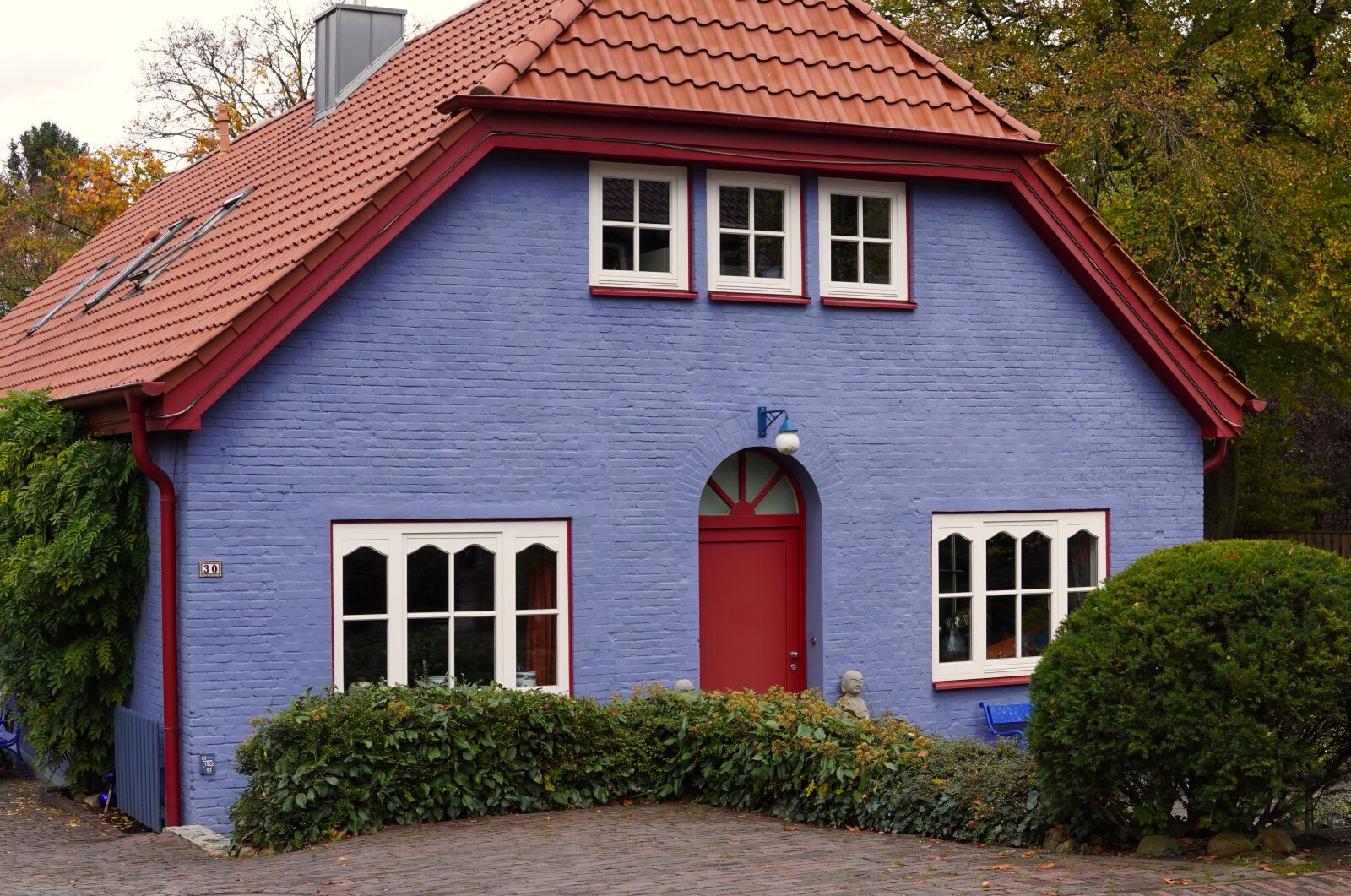 30mm F1.4 DC DN | Contemporary 016 sample photo. House, blue, architecture photography