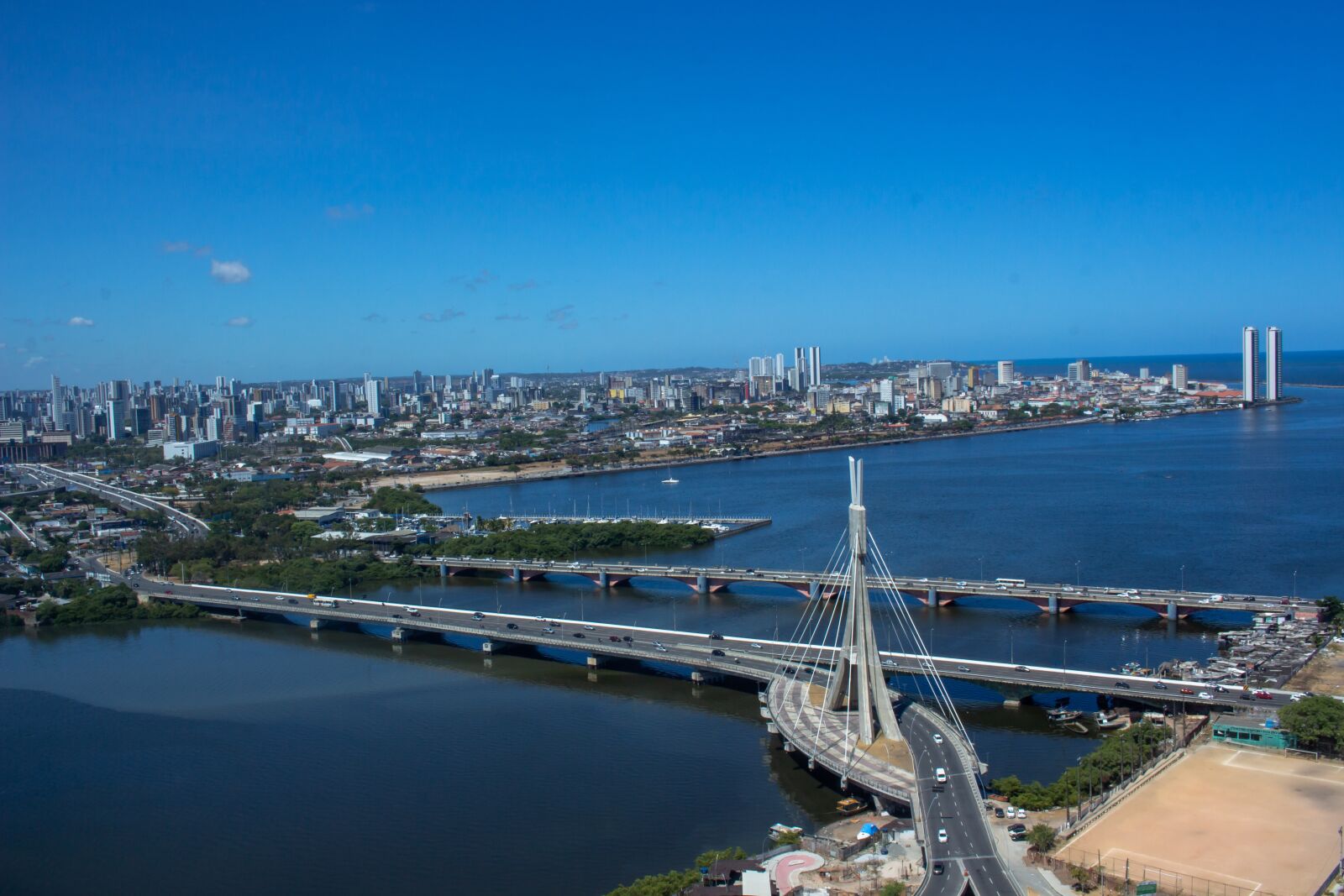 Canon EOS 700D (EOS Rebel T5i / EOS Kiss X7i) sample photo. Recife, dwelling in the photography