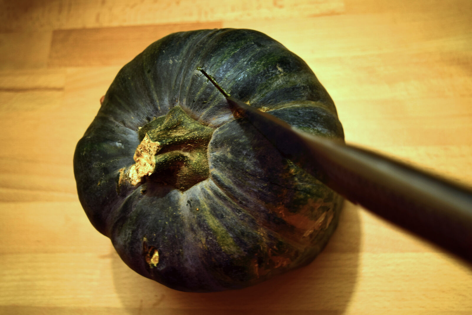 Nikon D3300 sample photo. Chopping, dynia, knife, pumpkin photography