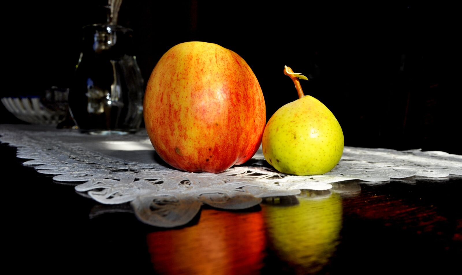 Nikon D5000 sample photo. Apple, pear, fruit photography