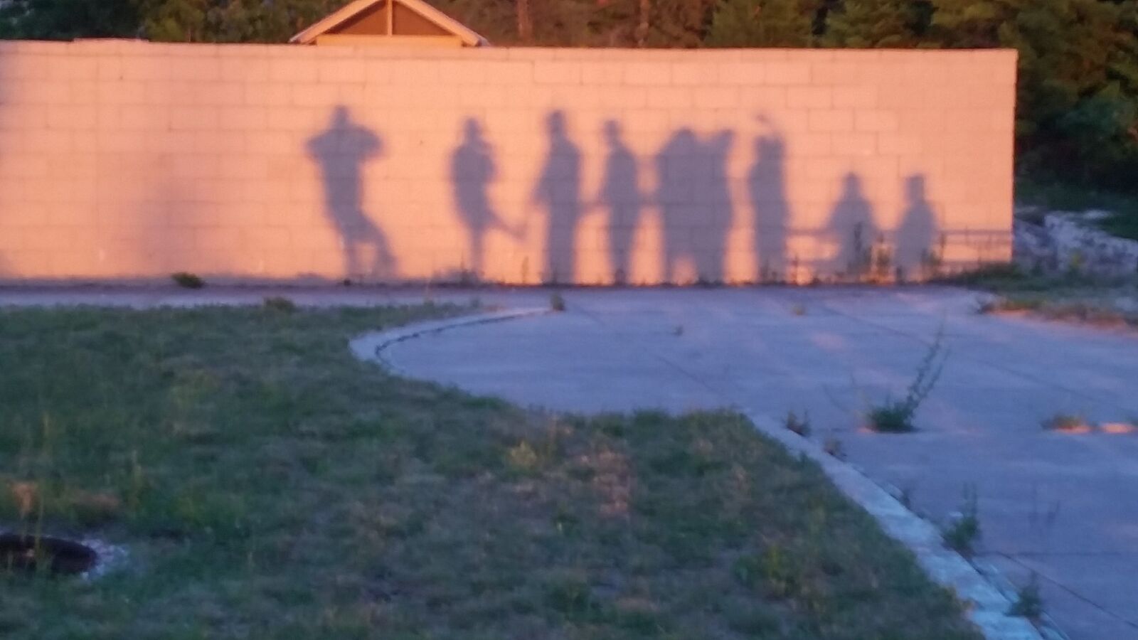 Samsung Galaxy S5 sample photo. Shadows, dance, pool house photography