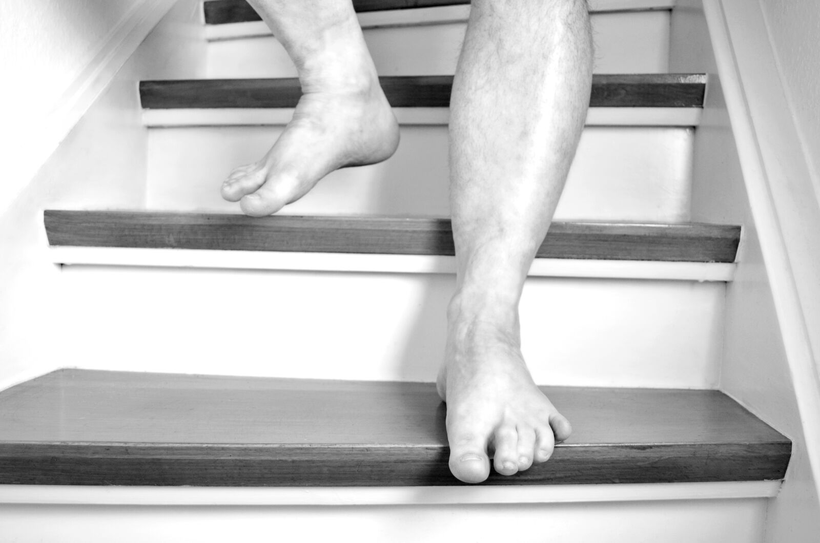 Nikon D5100 sample photo. Feet, barefoot, stairs photography