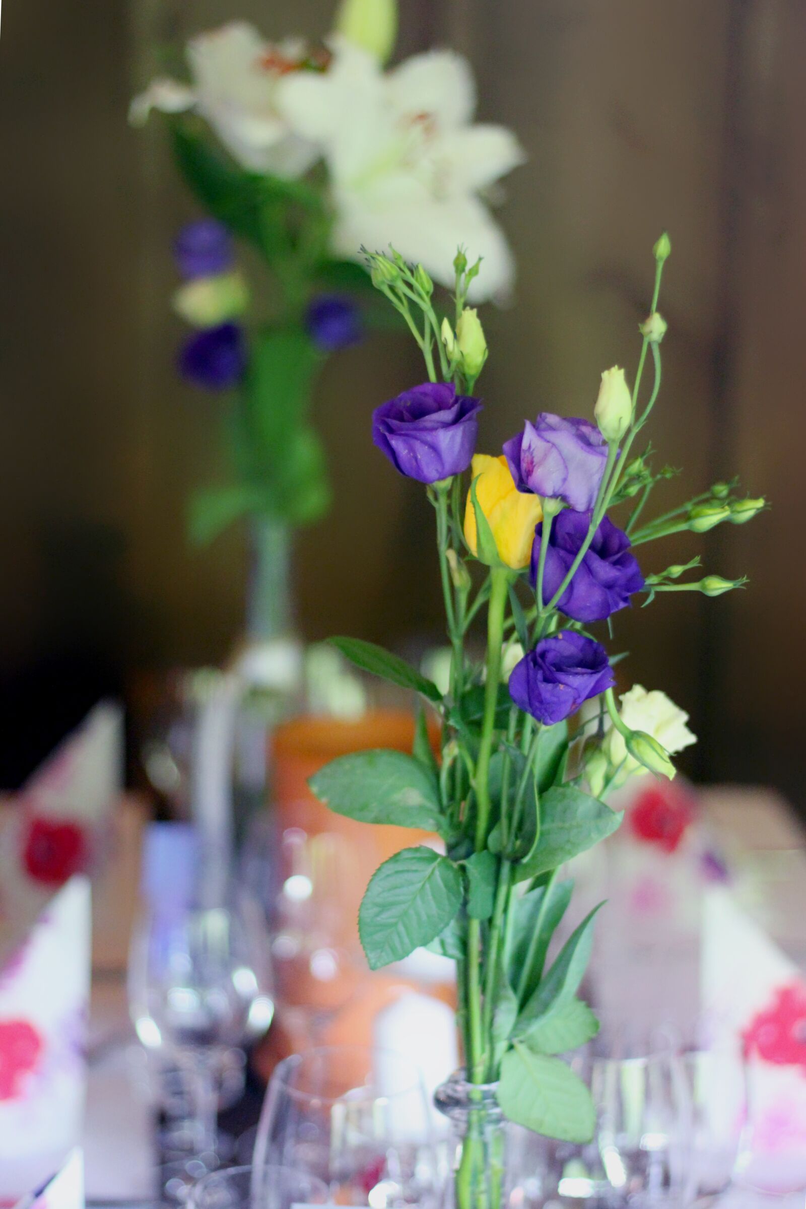 Canon EOS 600D (Rebel EOS T3i / EOS Kiss X5) sample photo. Flowers, vase, table photography