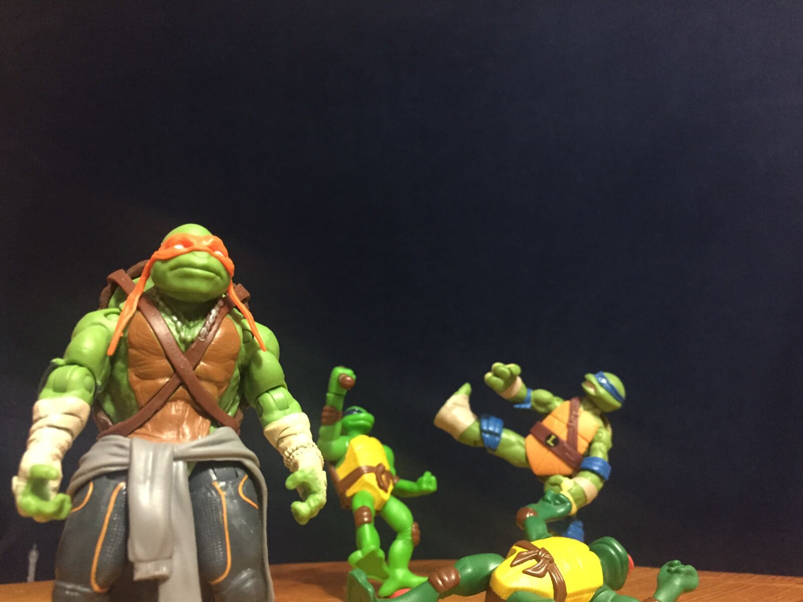 iPhone 6 back camera 4.15mm f/2.2 sample photo. Caricaturas, tortugas, ninja photography
