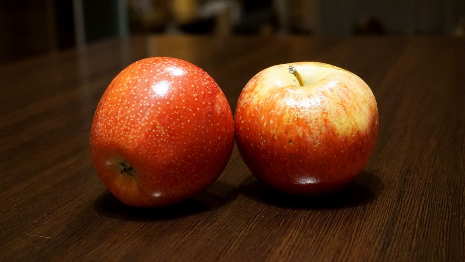 Sony a6000 sample photo. Apples, fruits, red apple photography