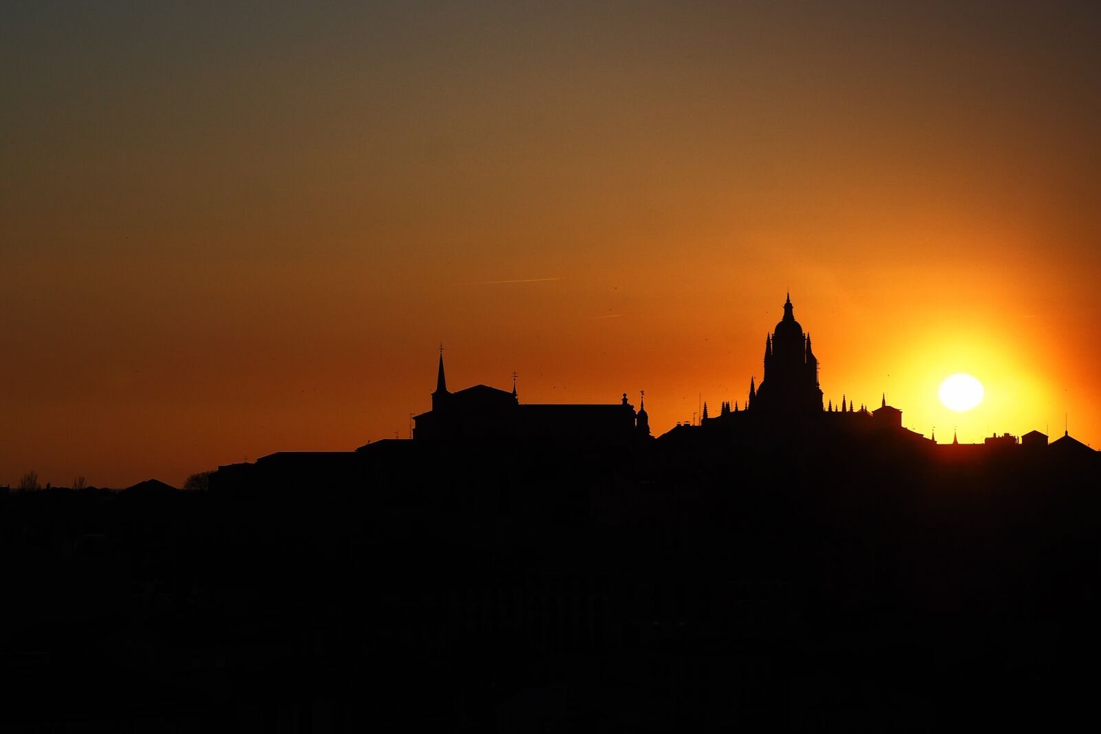 Olympus OM-D E-M10 II sample photo. Sunset, cathedral, segovia photography