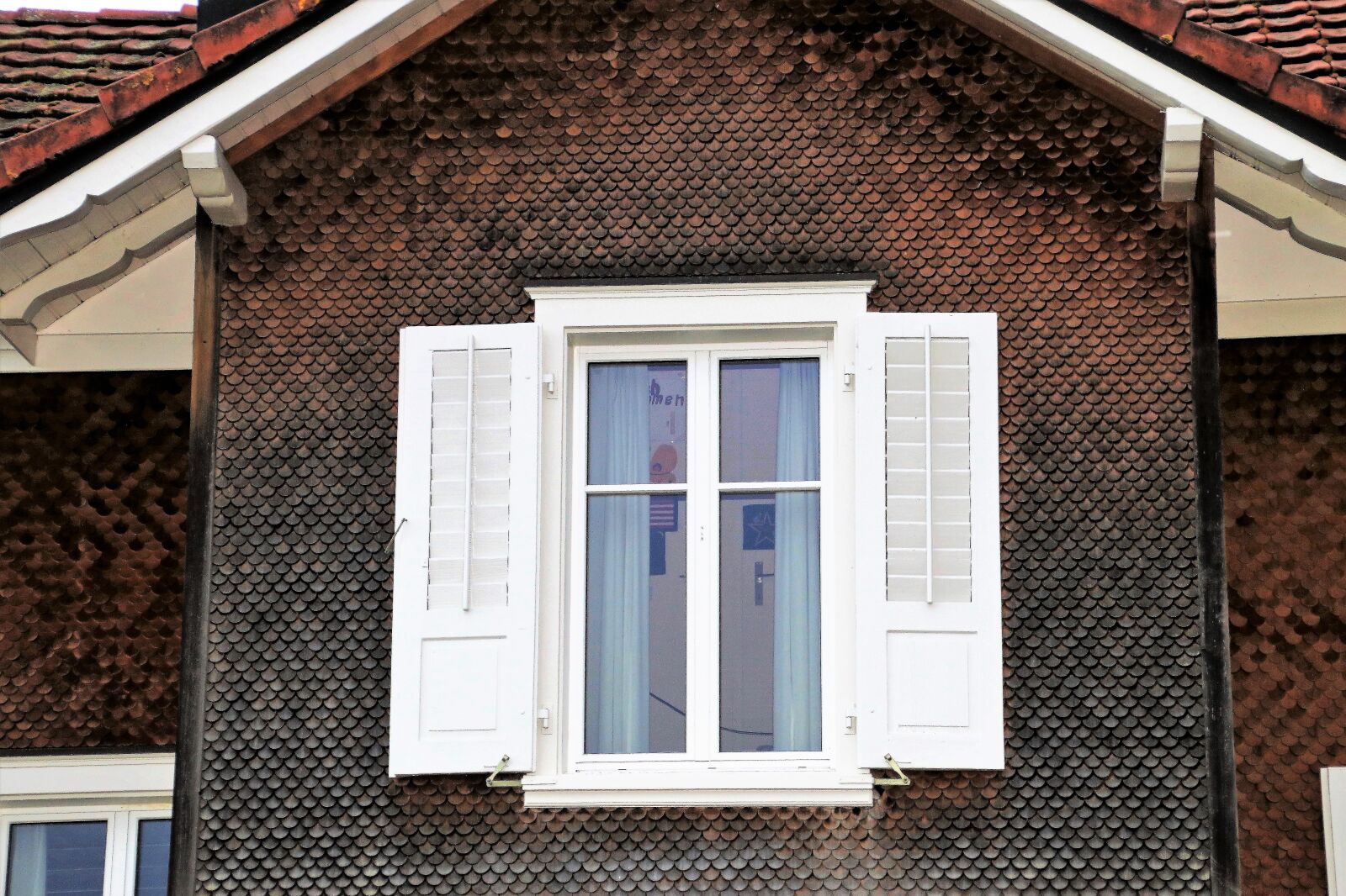 Canon EOS 80D sample photo. Attic, window, shutters photography