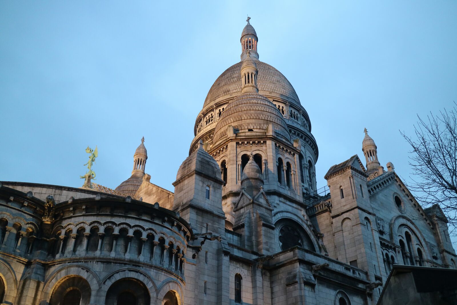 Canon EF-M 22mm F2 STM sample photo. Paris, sacré-coeur, cathedral photography