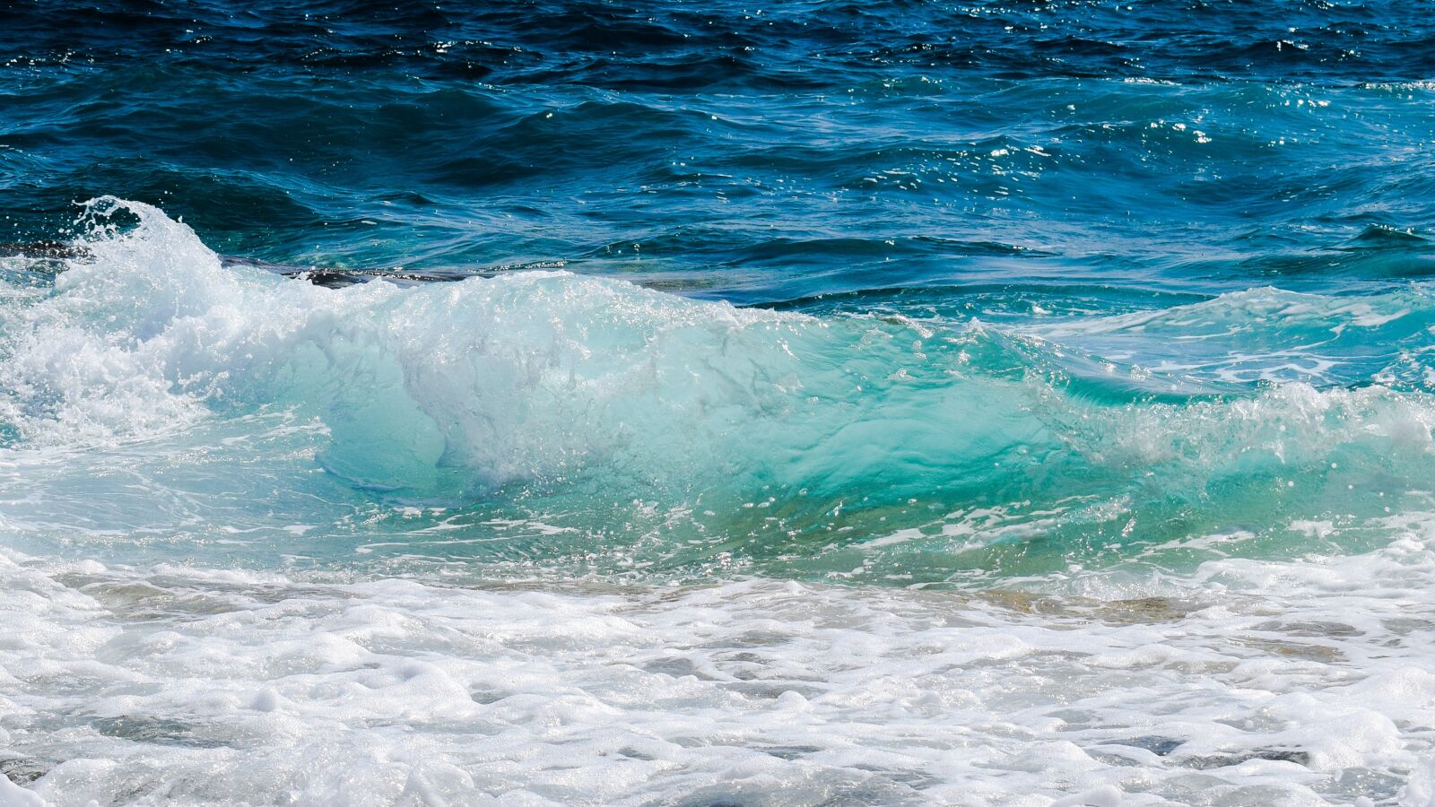Nikon D3300 sample photo. Wave, foam, spray photography