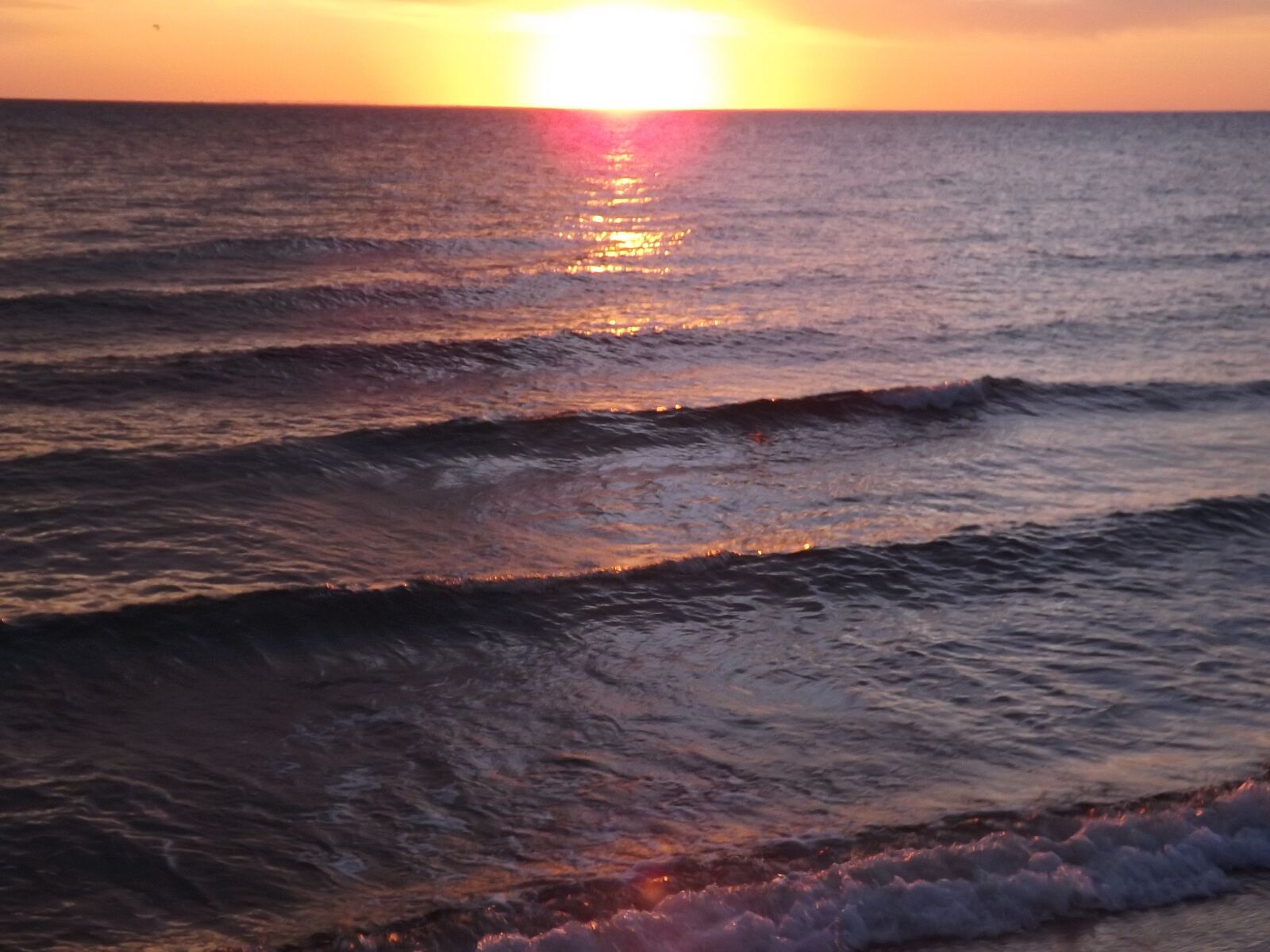 Fujifilm FinePix S4900 sample photo. Beach, ocean, sun, sunset photography