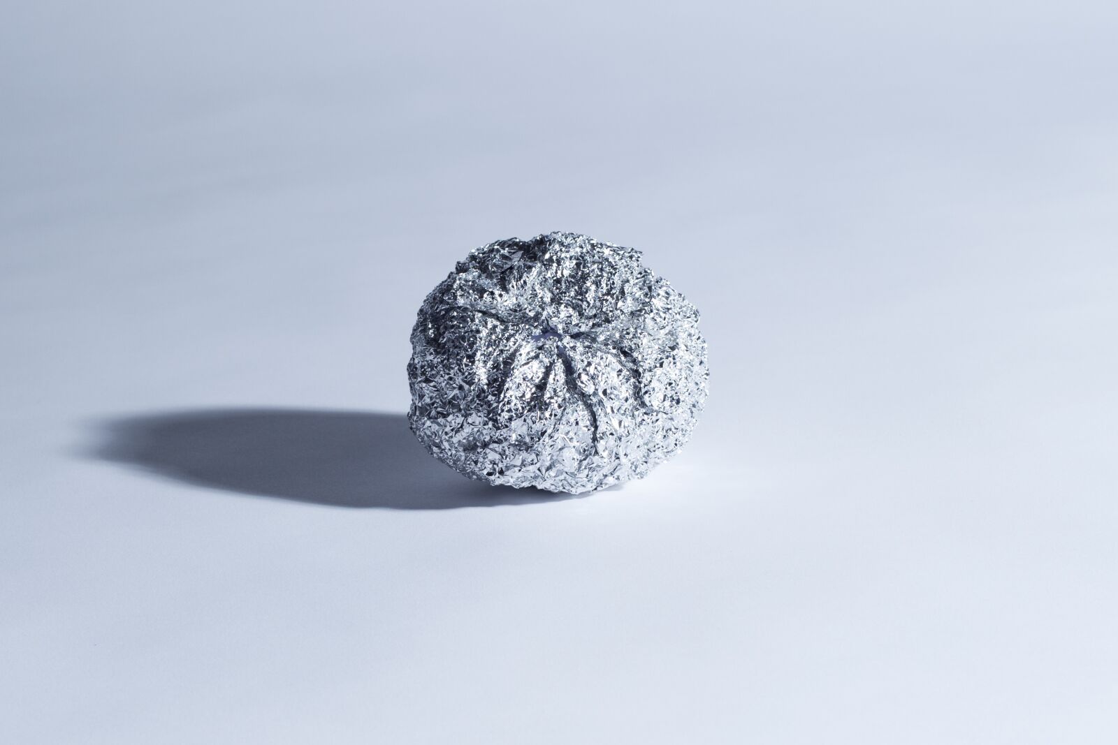 Canon EOS 5D Mark II sample photo. Aluminium, silver, ball photography