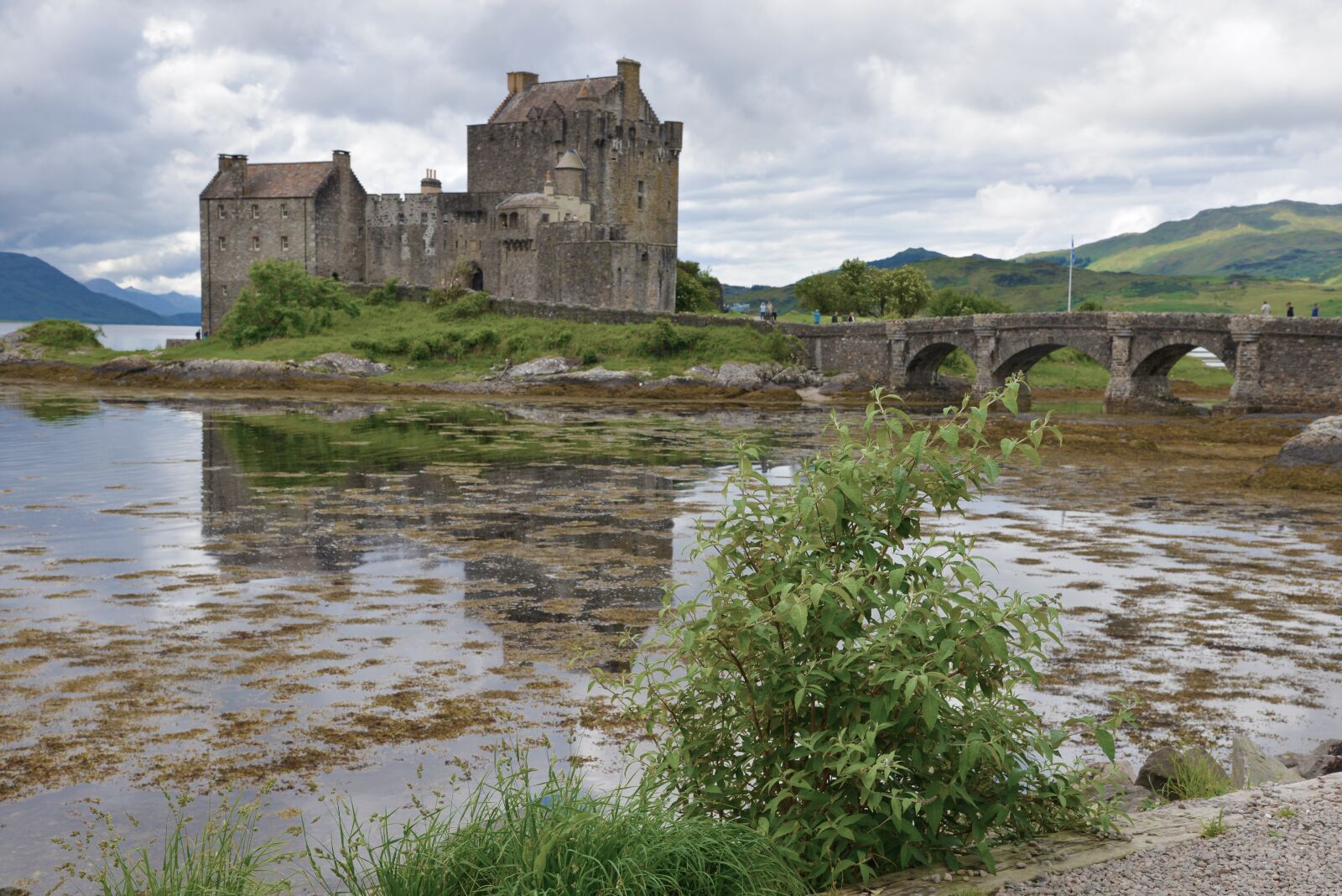 Nikon D600 sample photo. Scotland, castle, mirroring photography