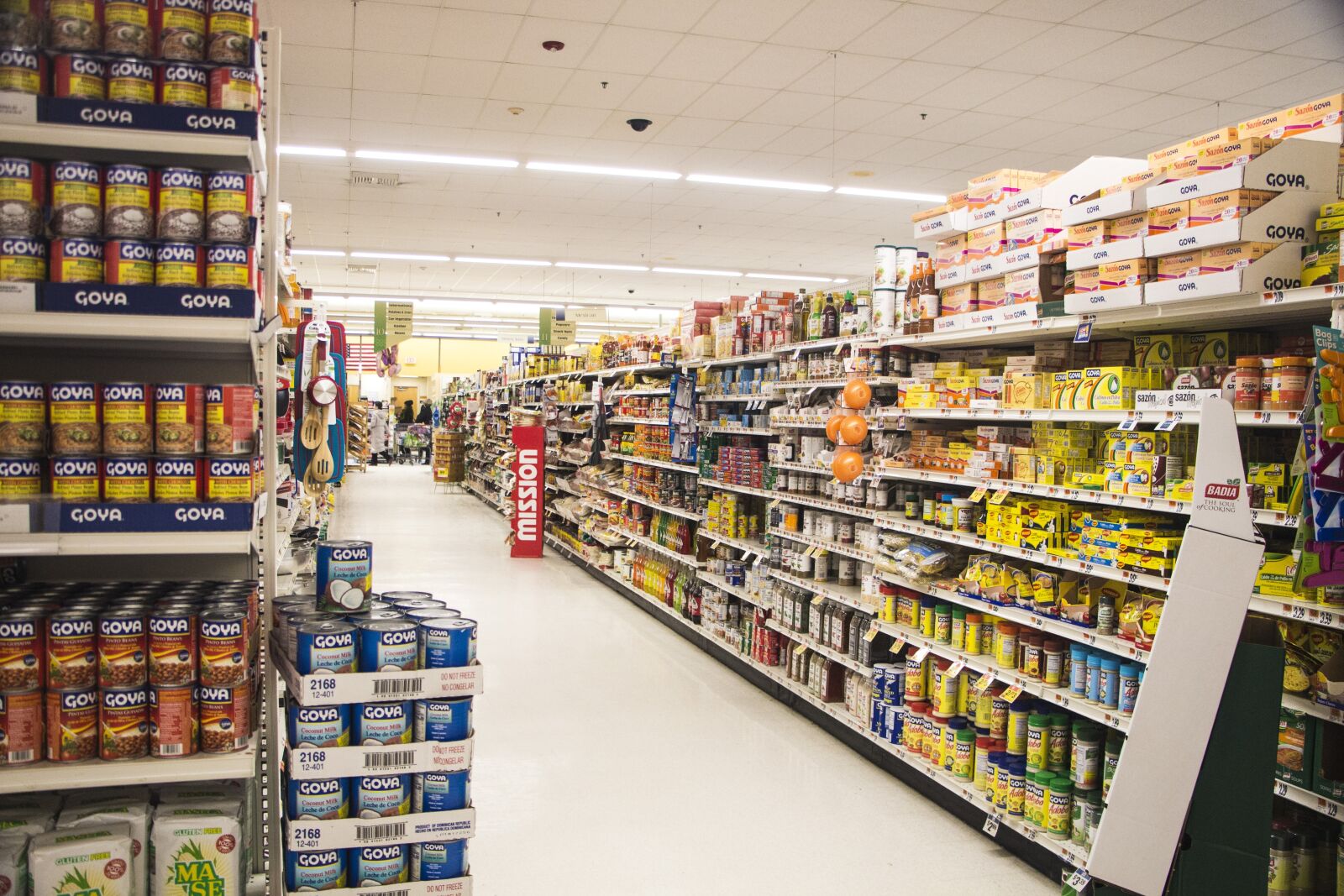 Canon EOS 700D (EOS Rebel T5i / EOS Kiss X7i) sample photo. Store, supermarket, shop photography