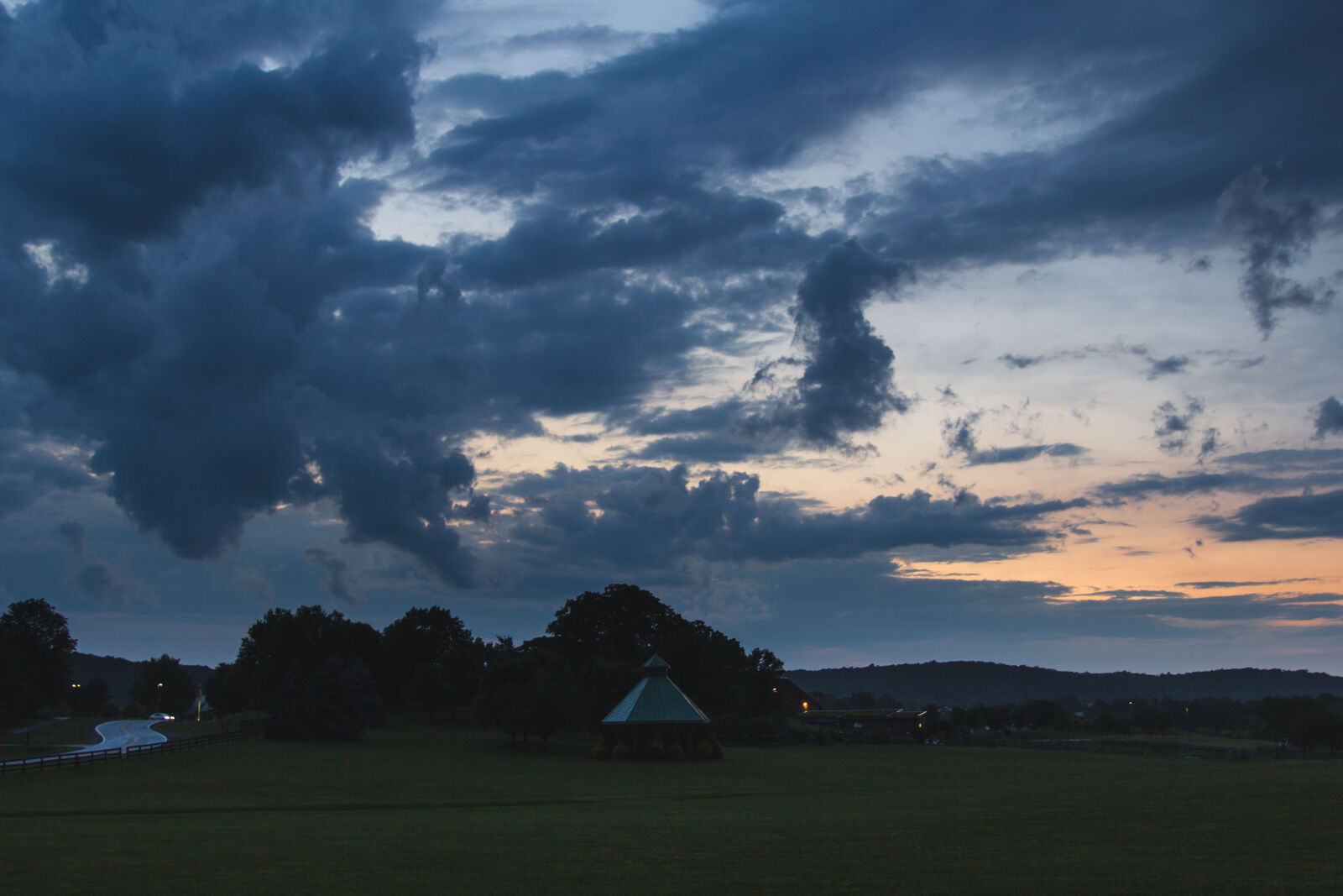 Canon EOS 60D + Sigma 24-105mm f/4 DG OS HSM | A sample photo. Clouds, dusk, landscape, sunset photography