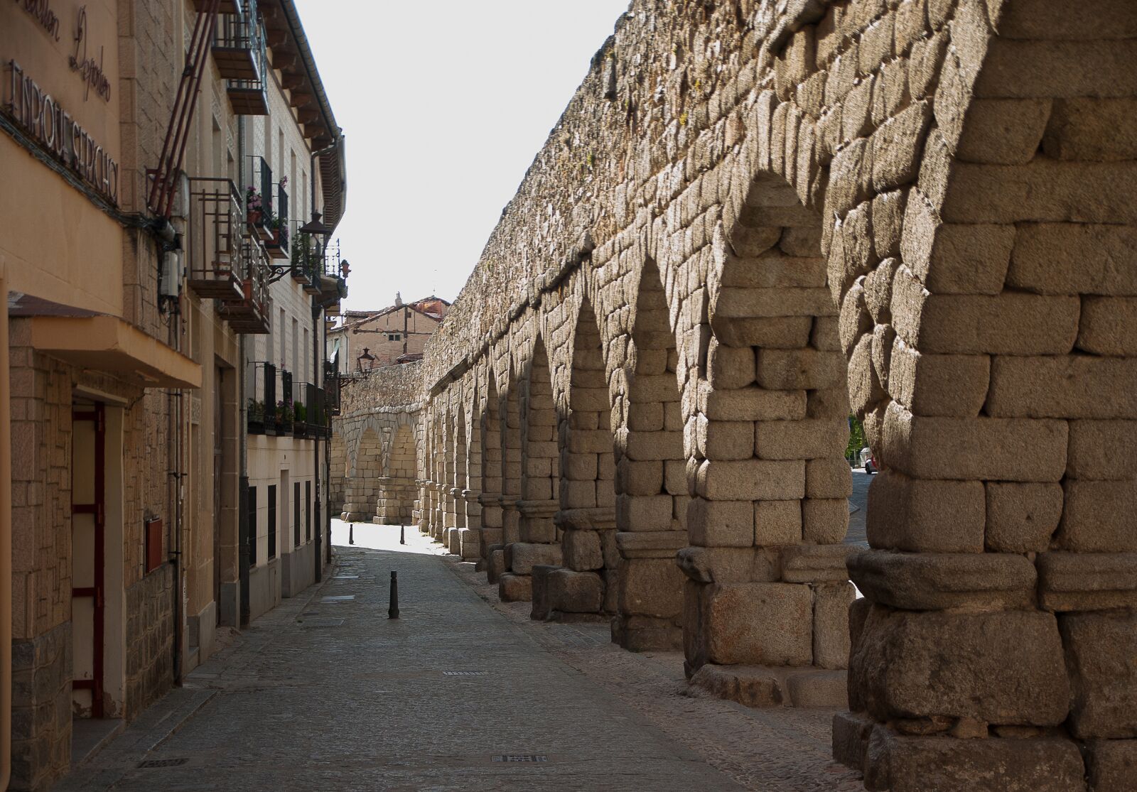 Pentax K10D sample photo. Spain, segovia, aqueduct photography