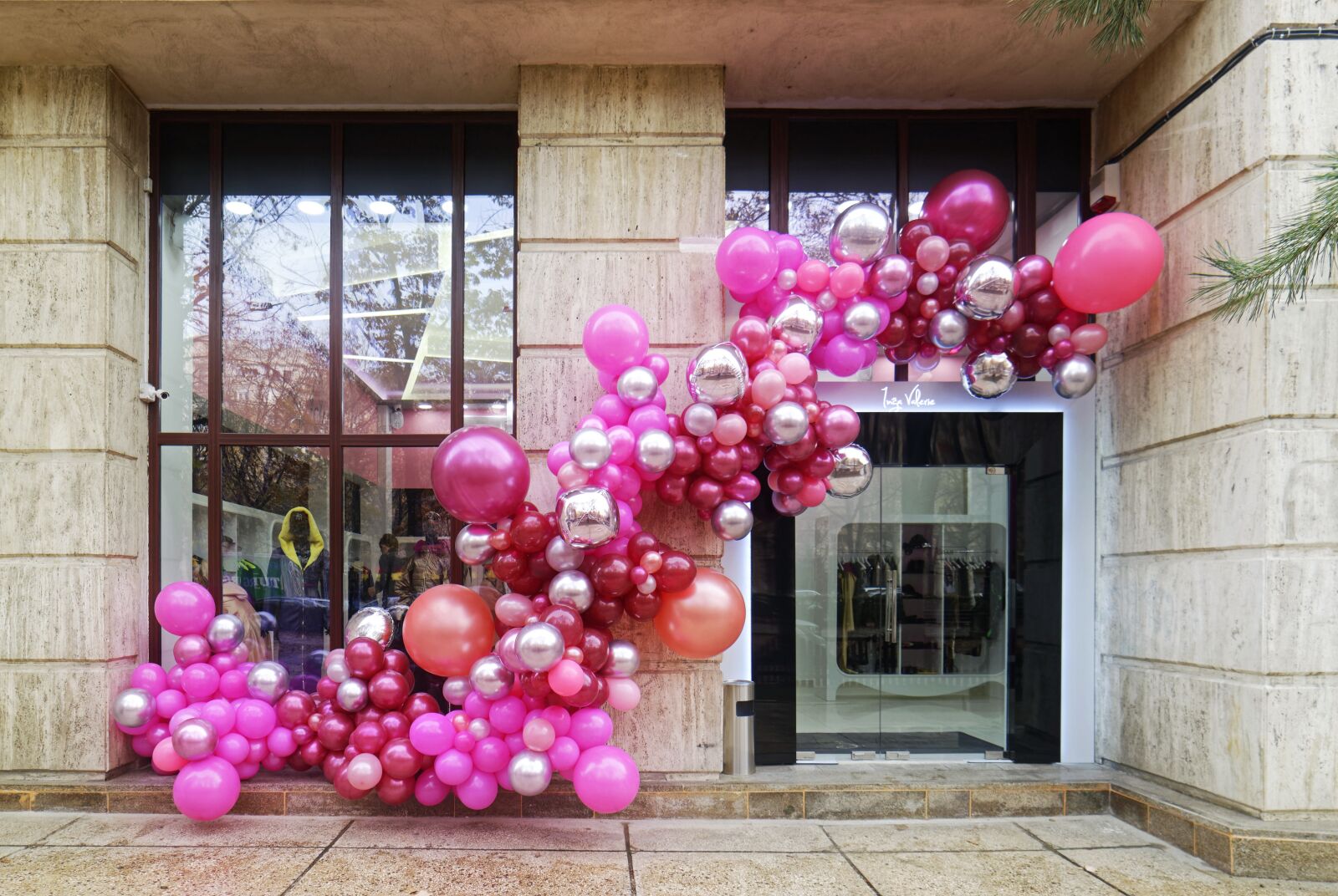 Nikon D5300 sample photo. Decor, exterior, facade photography
