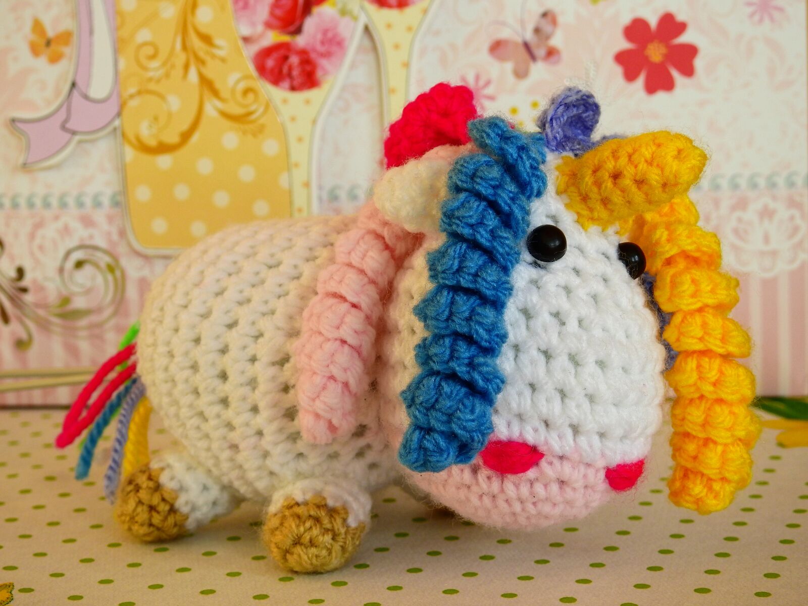 Nikon Coolpix P900 sample photo. Unicorn, knit, wool photography