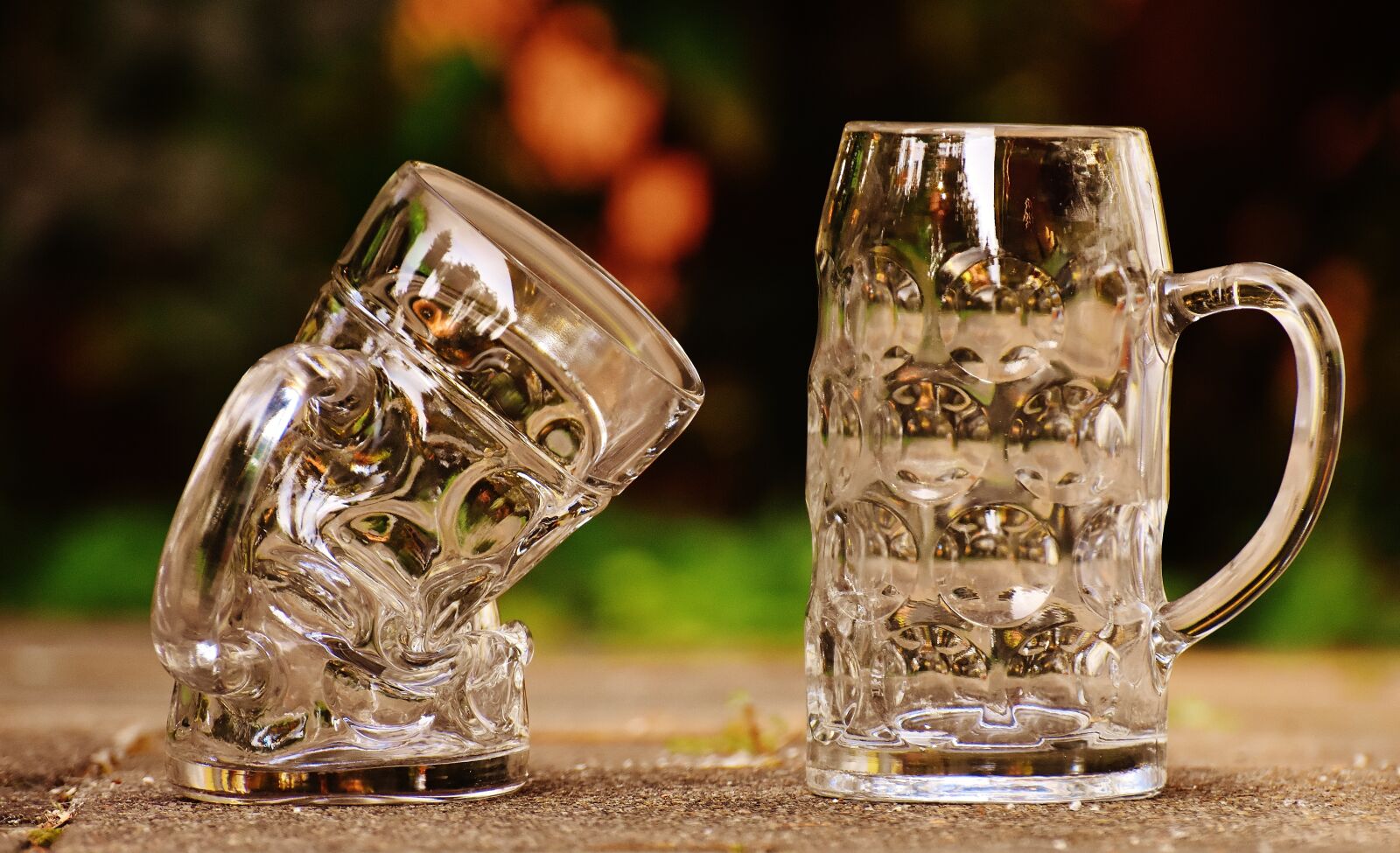 Nikon D7200 sample photo. Beer mugs, deformed, kink photography
