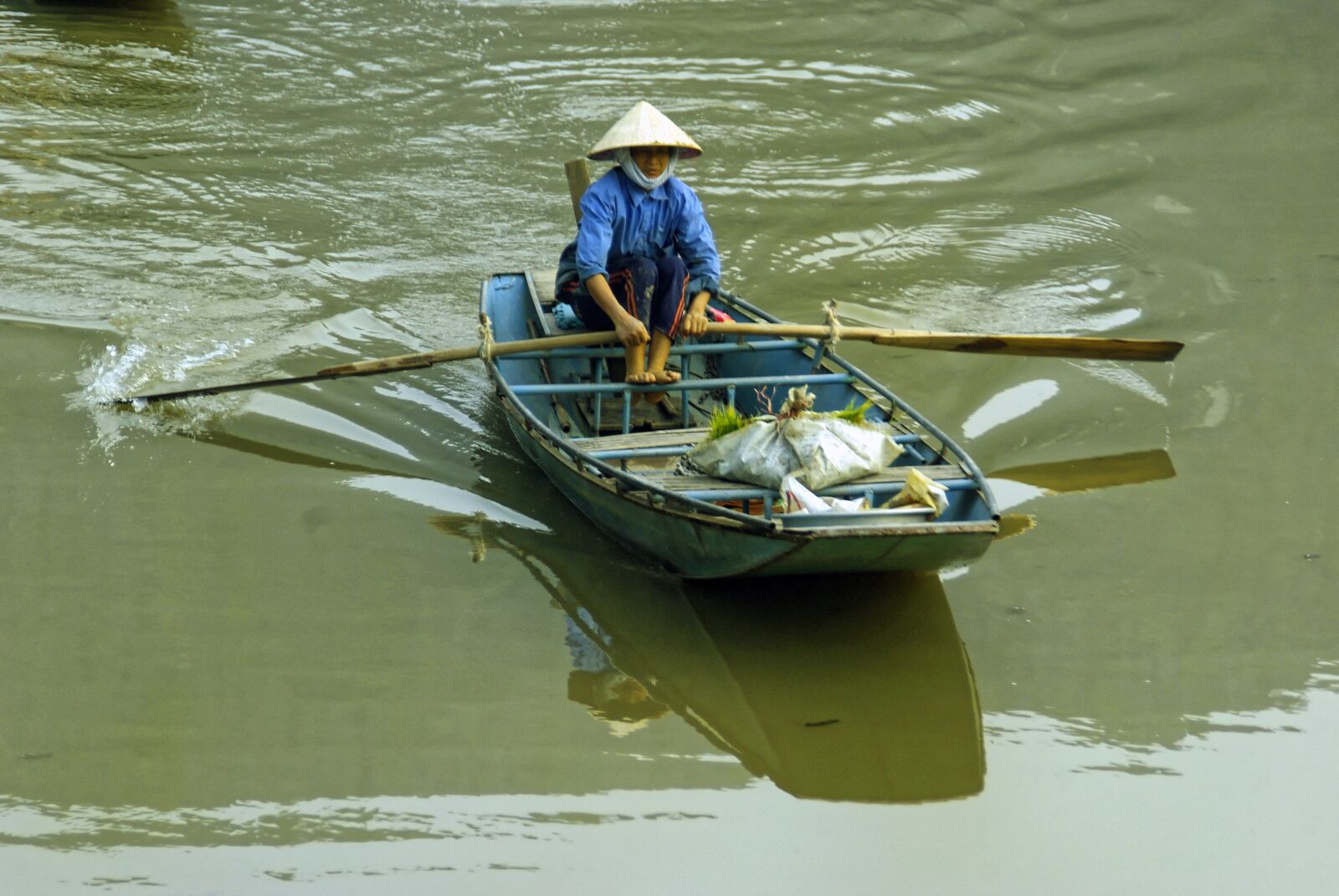 Pentax K200D sample photo. Viet nam, boat, grocery photography