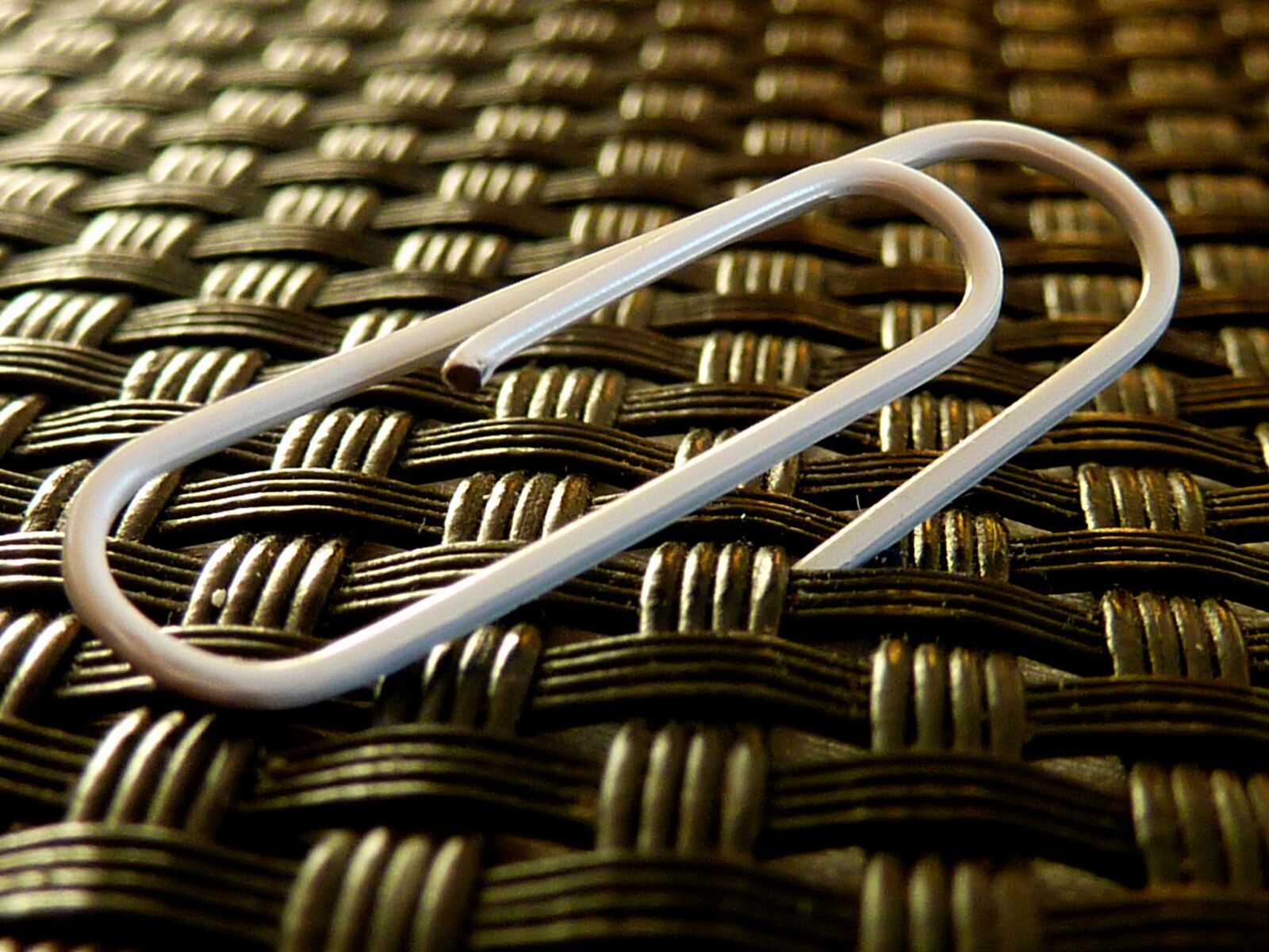 Panasonic DMC-TZ7 sample photo. Paperclip, office, metal photography