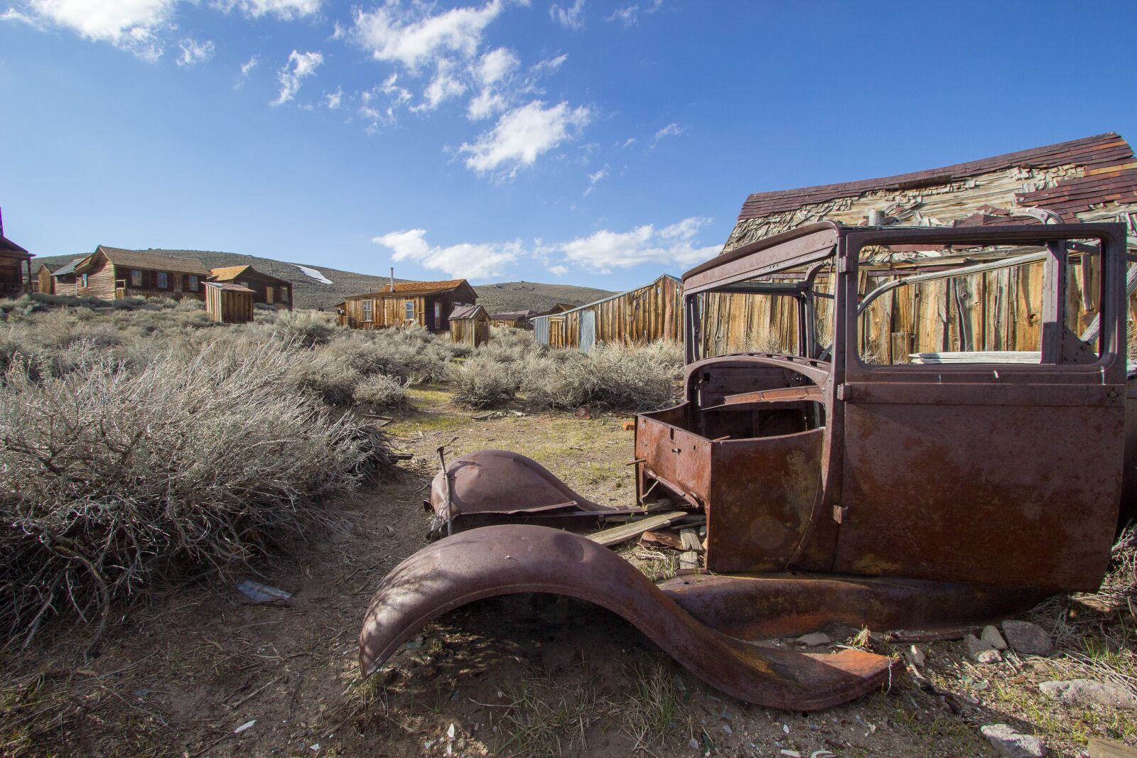 Canon EOS 600D (Rebel EOS T3i / EOS Kiss X5) + Canon EF-S 10-22mm F3.5-4.5 USM sample photo. Bodie town, ghost town photography