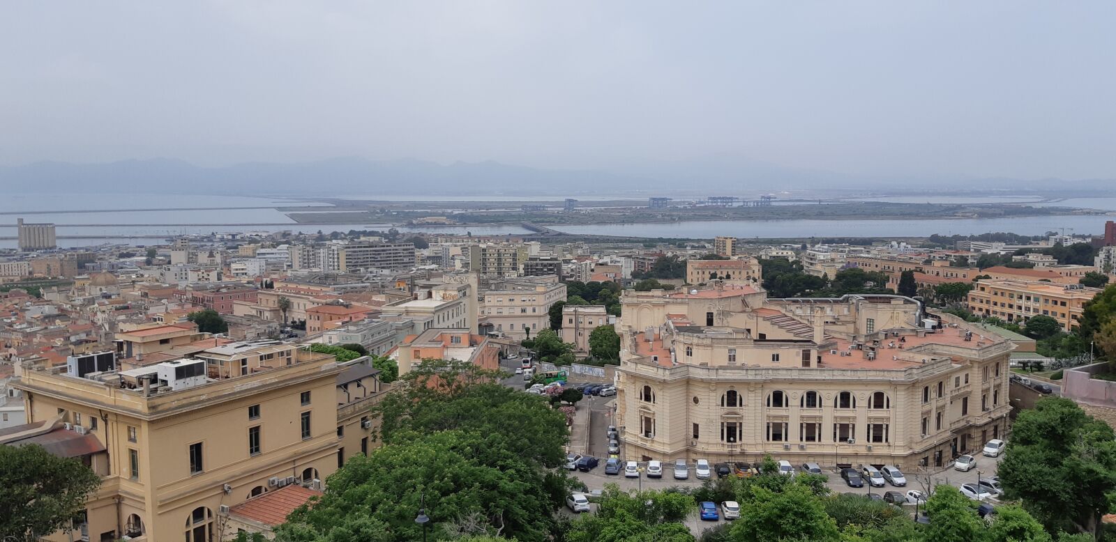 Samsung Galaxy A8(2018) sample photo. Cagliari, flash, city photography