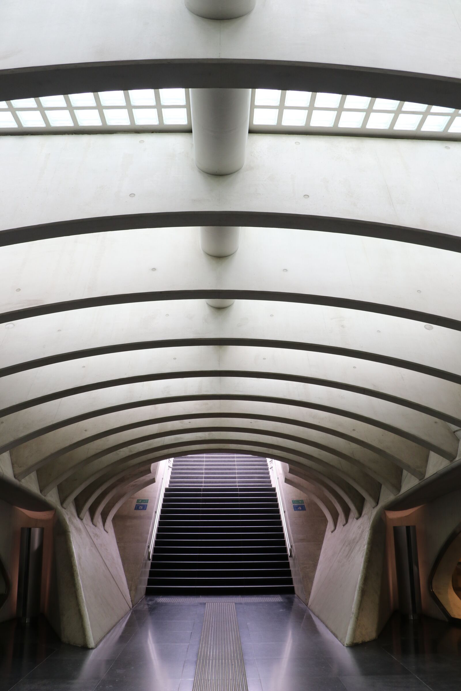 Canon EOS 80D sample photo. Railway station, liege, li photography