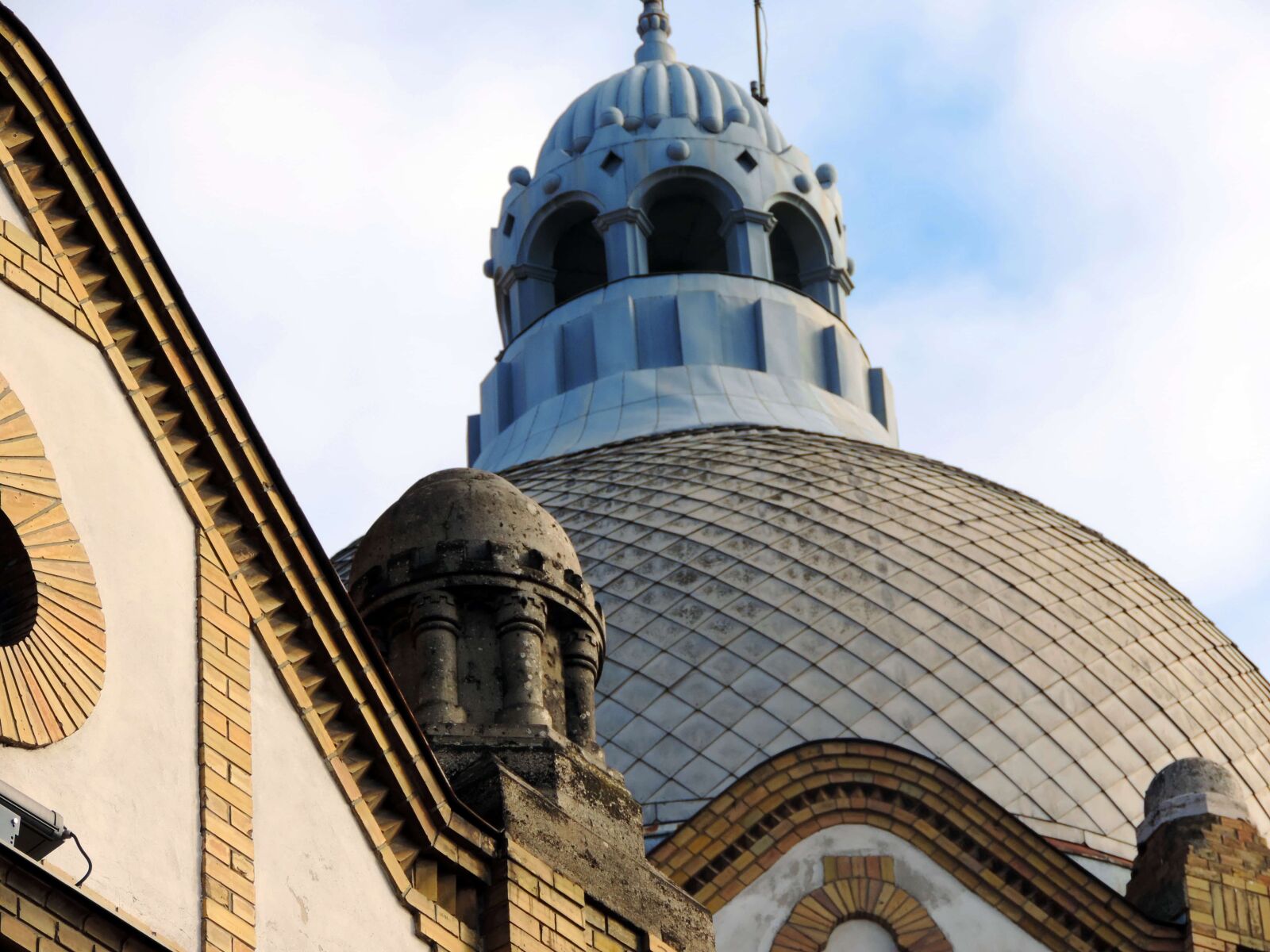 Nikon Coolpix P520 sample photo. Blue sky, dome, facade photography