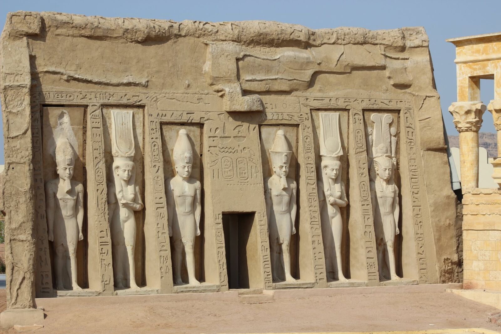 Canon EOS 600D (Rebel EOS T3i / EOS Kiss X5) sample photo. Egyptian temple, historic site photography