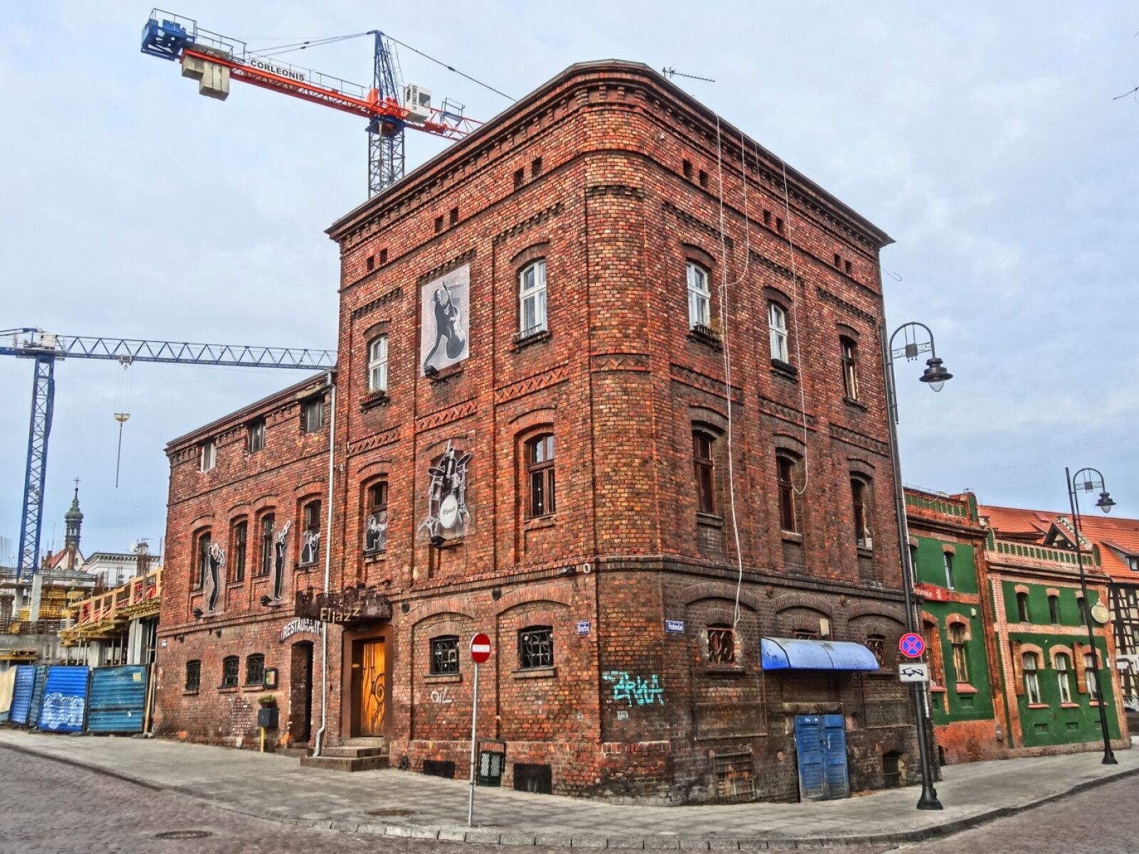Sony Cyber-shot DSC-HX20V sample photo. Bydgoszcz, architecture, facade photography