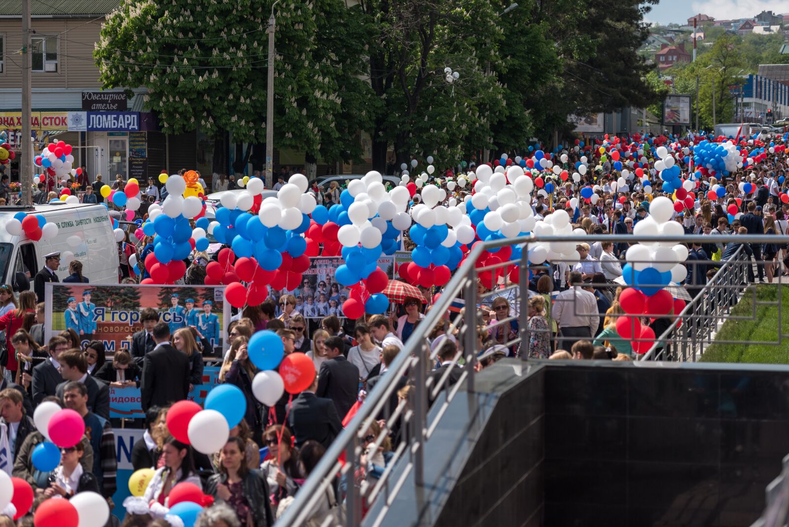 Nikon D810 sample photo. Crowd, people, many photography