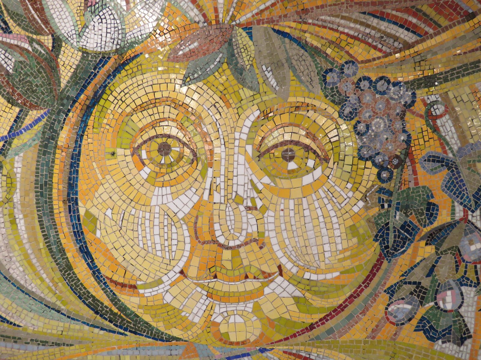 Canon PowerShot SX60 HS sample photo. Sun, wall art, mosaic photography