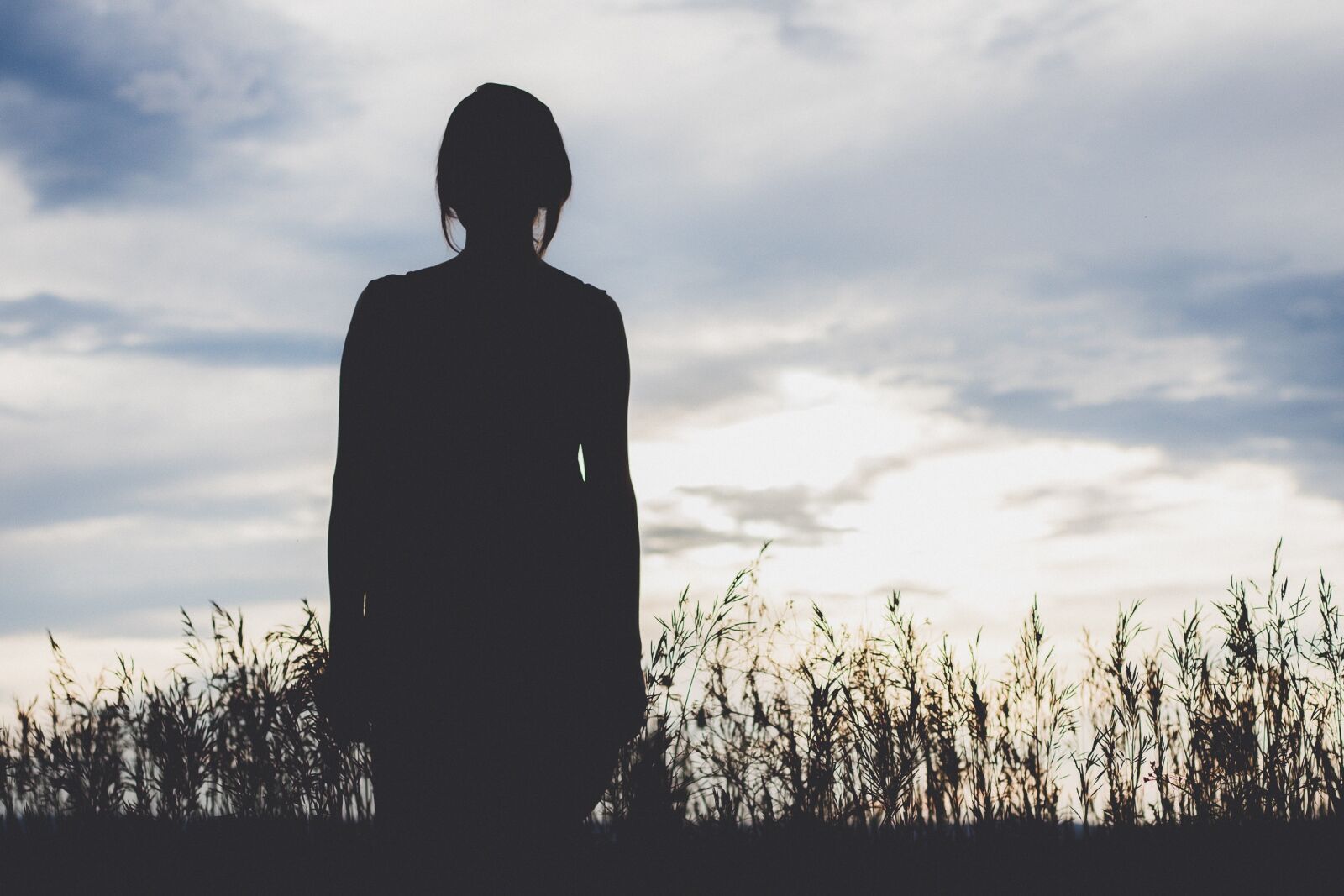 Canon EOS 750D (EOS Rebel T6i / EOS Kiss X8i) sample photo. Backlit, girl, silhouette photography