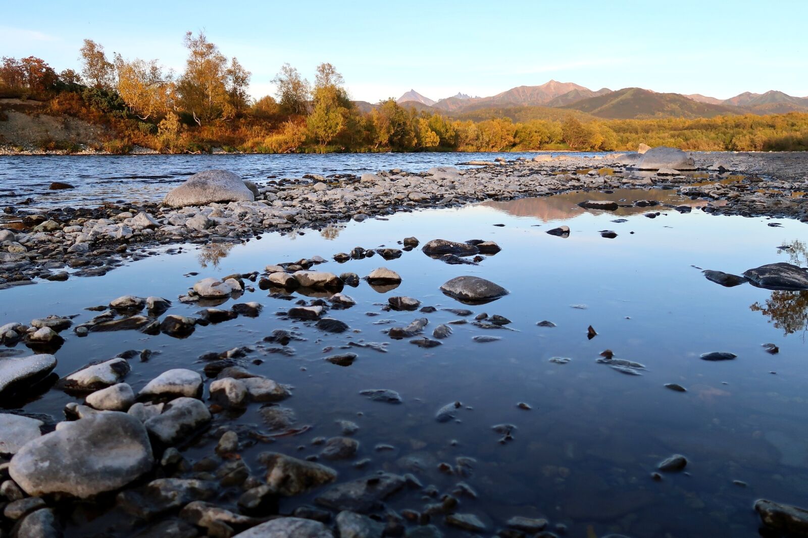 Canon PowerShot G7 X Mark II sample photo. Autumn, river, mountains photography