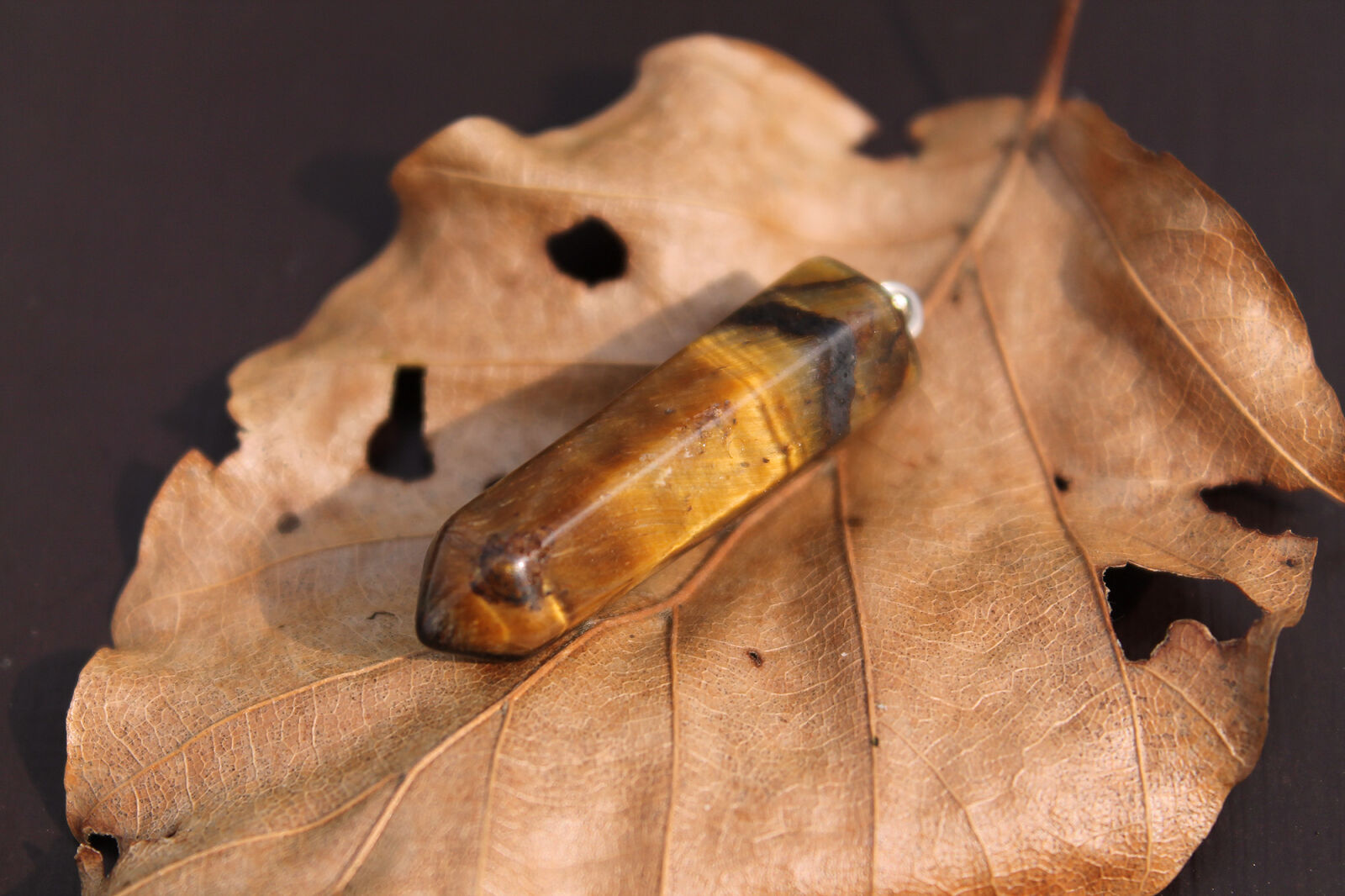 Canon EOS 1100D (EOS Rebel T3 / EOS Kiss X50) sample photo. Crystal, leaf, pendants photography