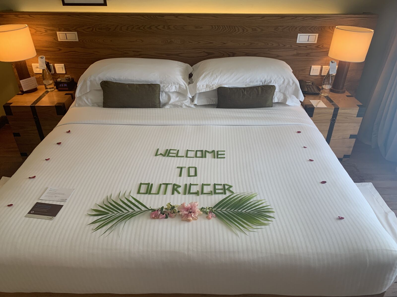 iPhone XR back camera 4.25mm f/1.8 sample photo. Hotel room, welcome, mauritius photography