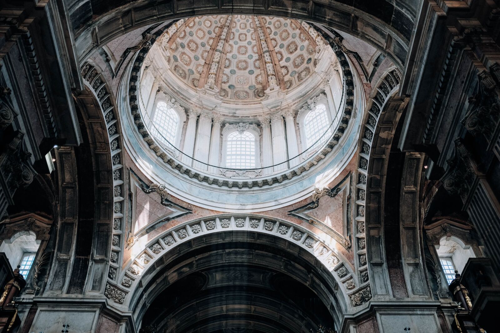 Fujifilm X100T sample photo. Arches, architecture, art photography