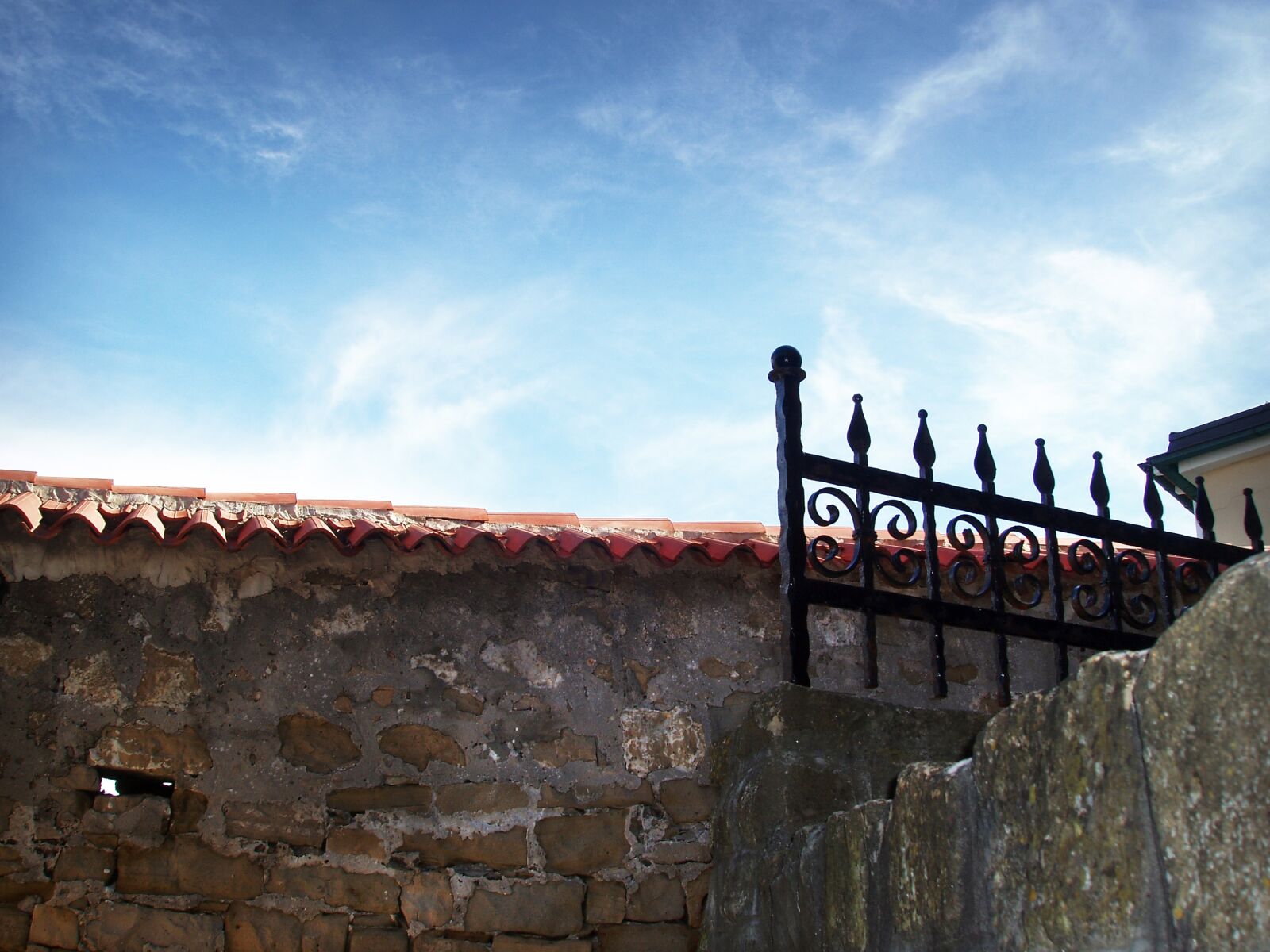 Olympus X-3,C-60Z sample photo. Slovenia, wall, architecture photography