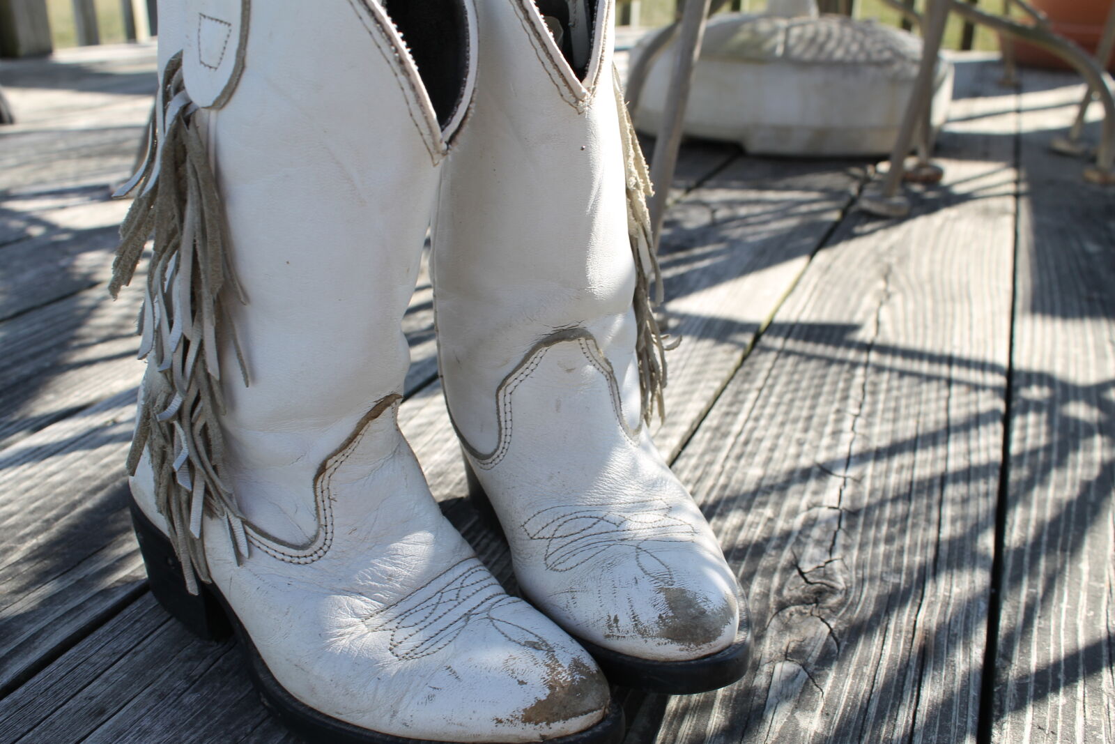 Canon EOS 1100D (EOS Rebel T3 / EOS Kiss X50) sample photo. Boot, boots, brown, children photography