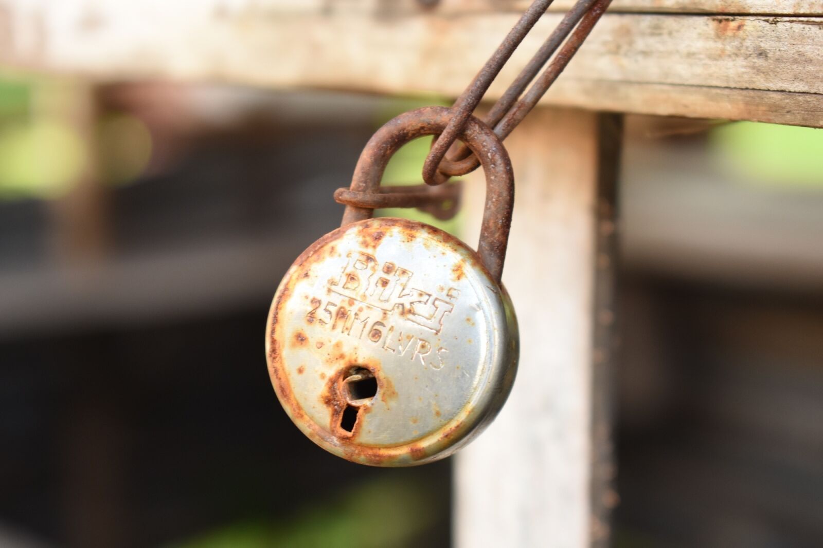 Nikon D3400 sample photo. Old, metal, lock photography