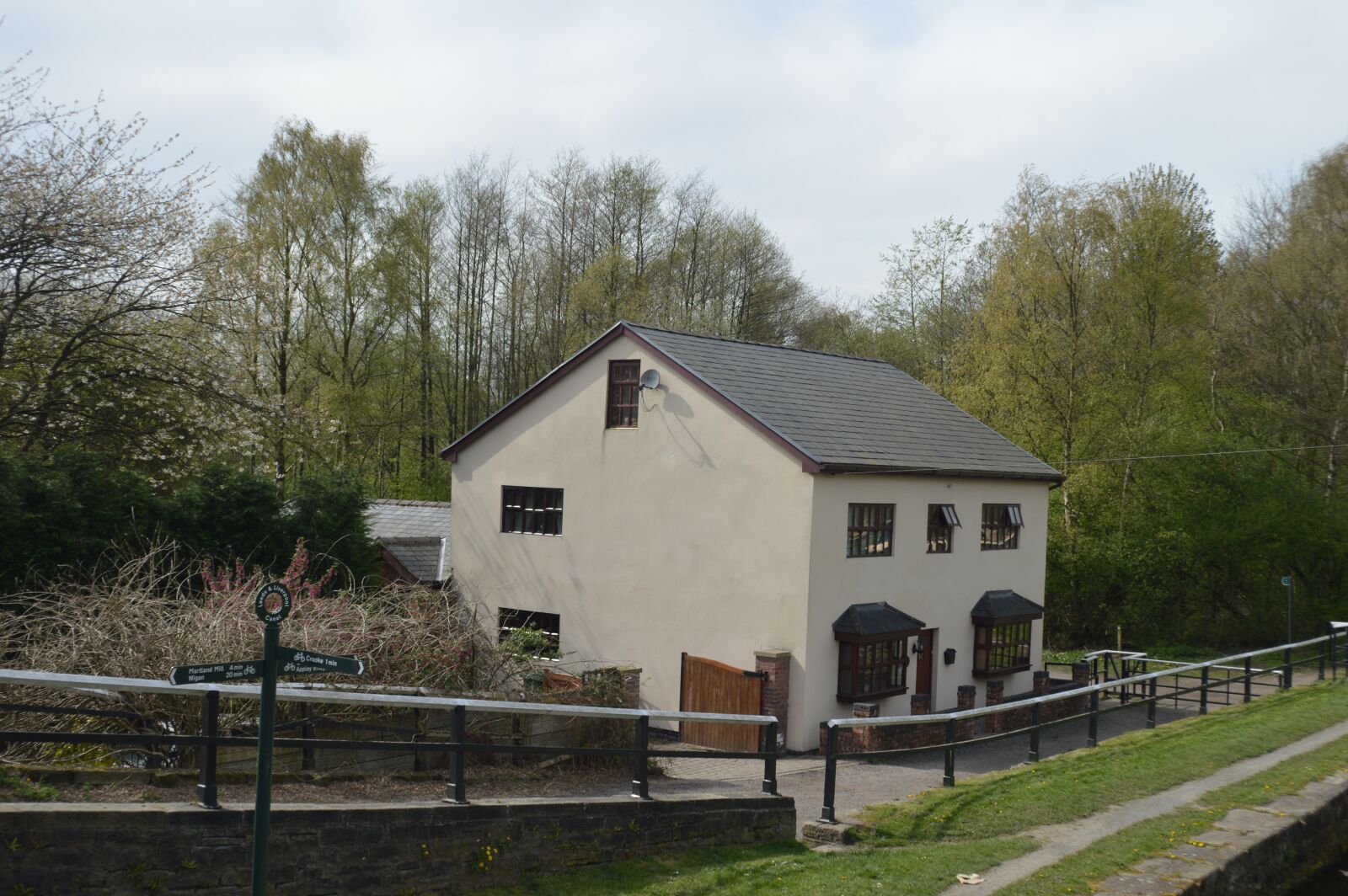 Nikon D3200 sample photo. Canal, building, 4 photography