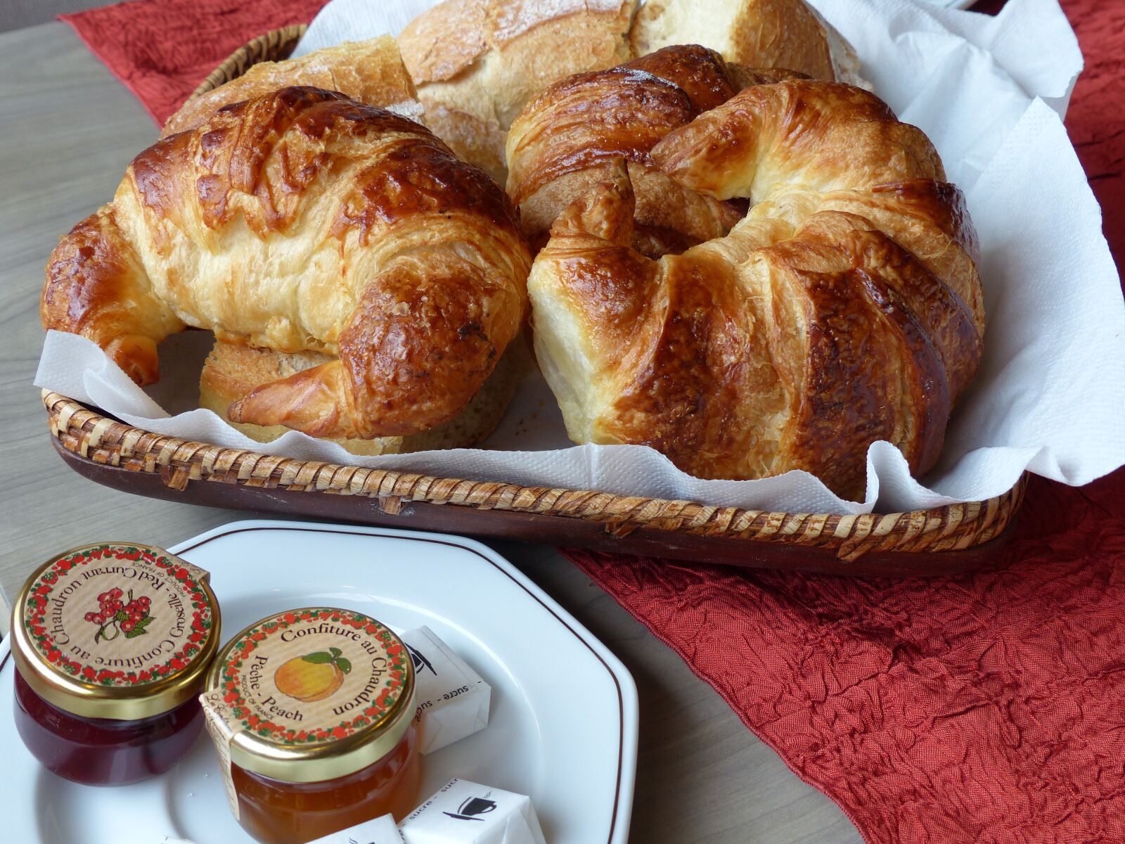 Panasonic Lumix DMC-FZ200 sample photo. France, vosges, breakfast photography