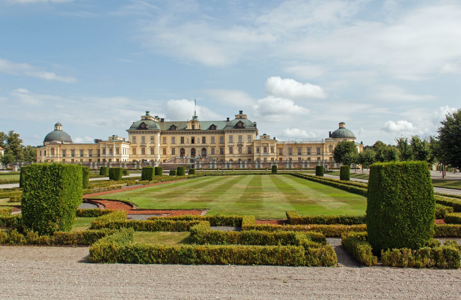 Canon EOS 550D (EOS Rebel T2i / EOS Kiss X4) + Canon EF-S 18-135mm F3.5-5.6 IS sample photo. Castle, drottningholm, stockholm photography