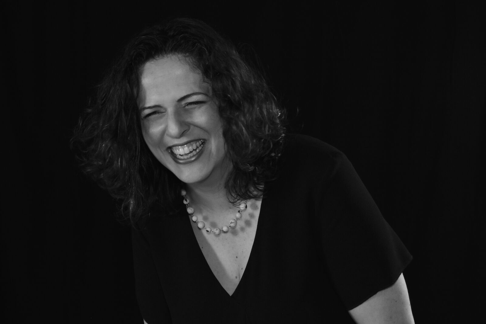 Nikon D7200 sample photo. Woman, laughing, black and photography