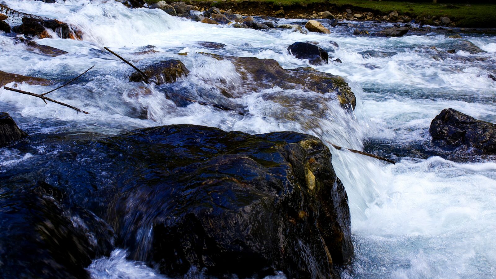 Canon EOS 6D sample photo. Water, stone, water flow photography