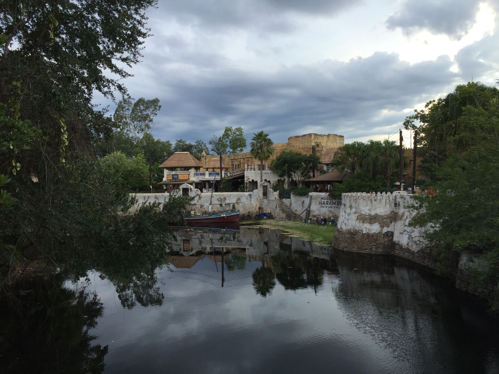 iPhone 6 Plus back camera 4.15mm f/2.2 sample photo. Water, river, tree photography