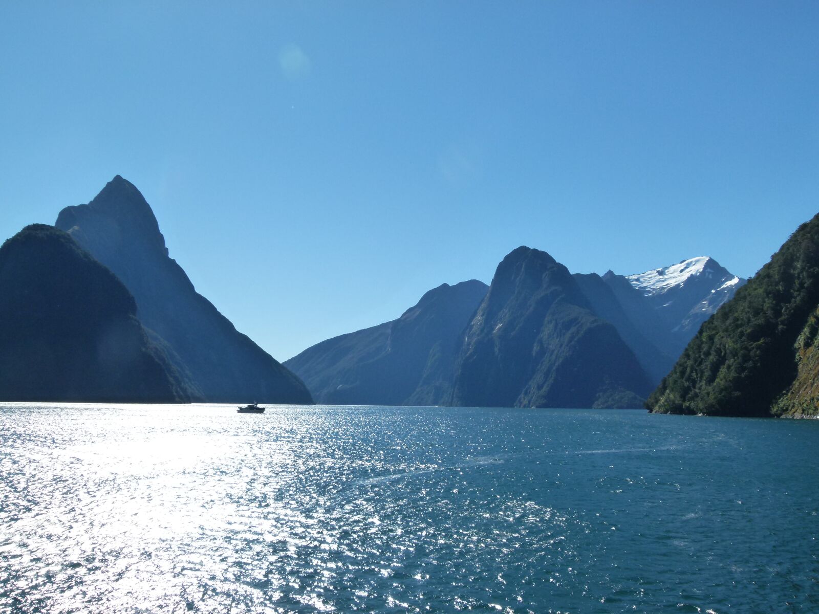Panasonic Lumix DMC-FZ100 sample photo. Mountains, landscape, new zealand photography