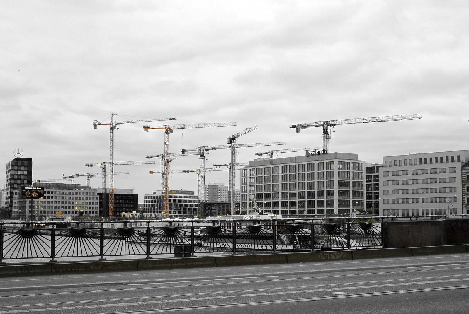 Nikon 1 S1 sample photo. Berlin, oberbaumbrücke, cranes photography